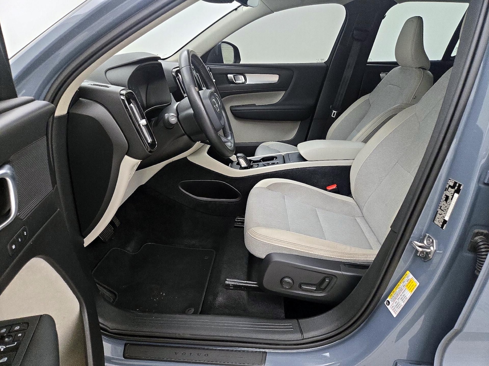 2020 Volvo XC40 Momentum - Photo 12