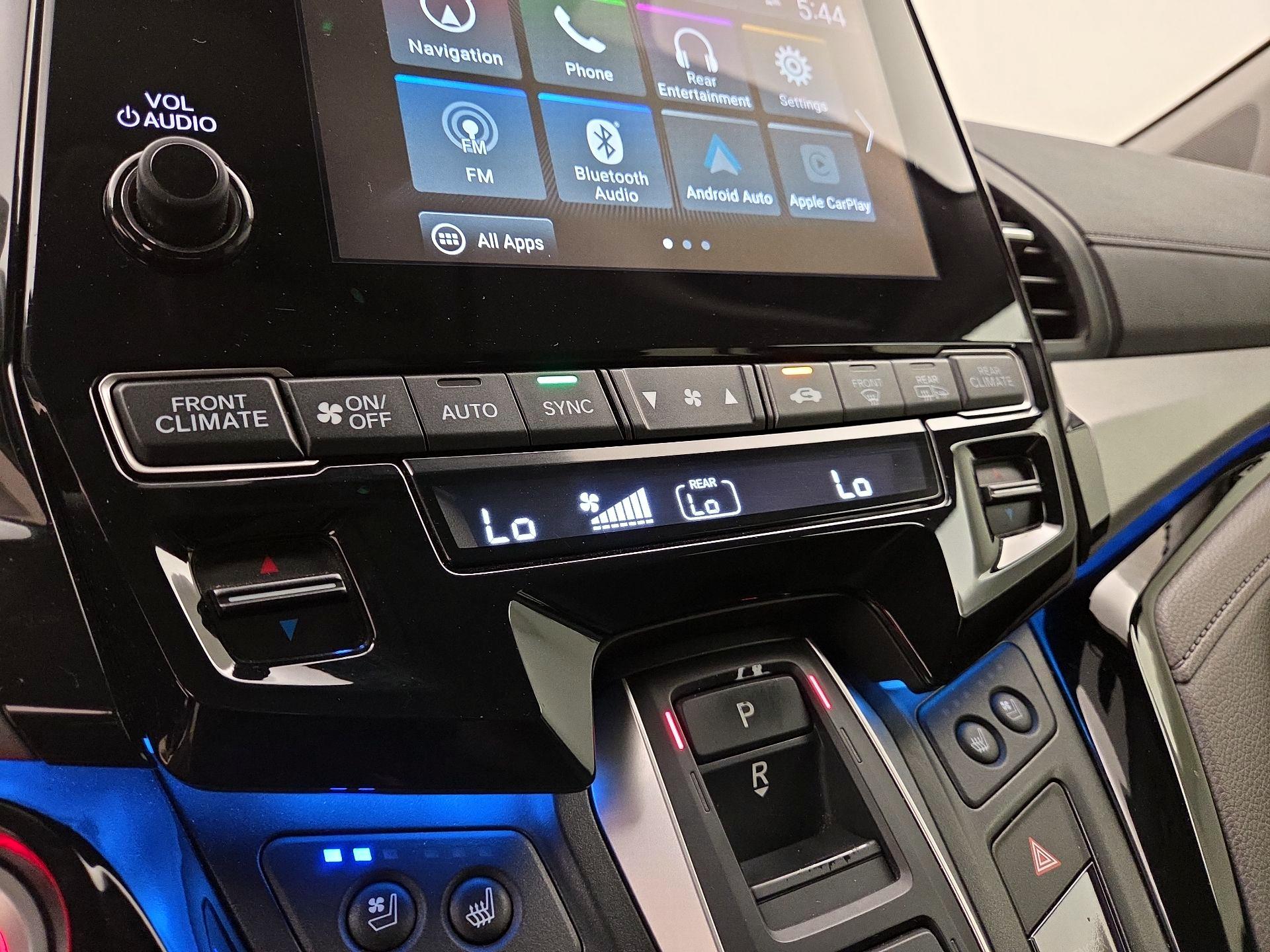 Thumbnail: 2019 Honda Odyssey - 16