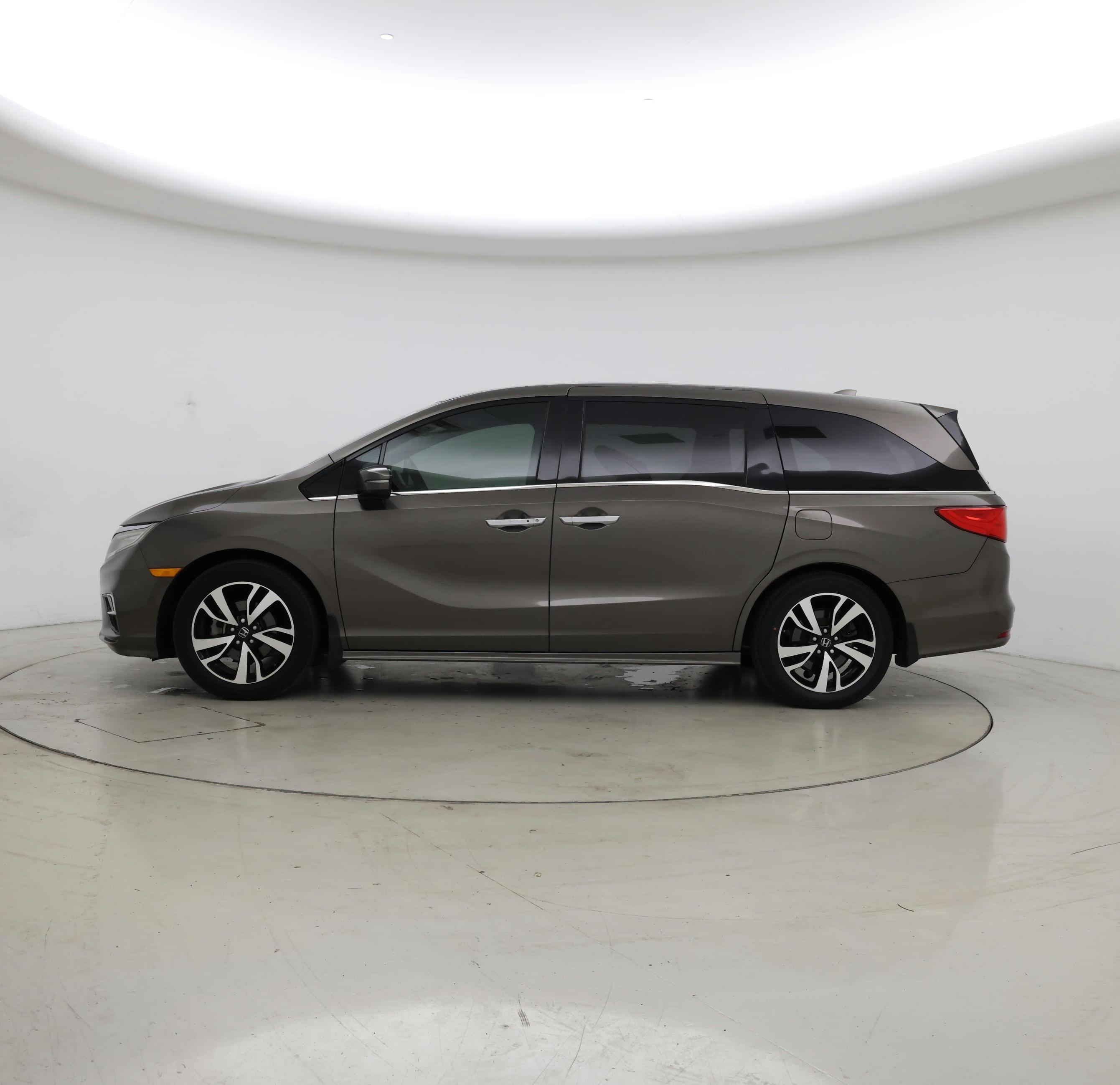 Thumbnail: 2019 Honda Odyssey - 3