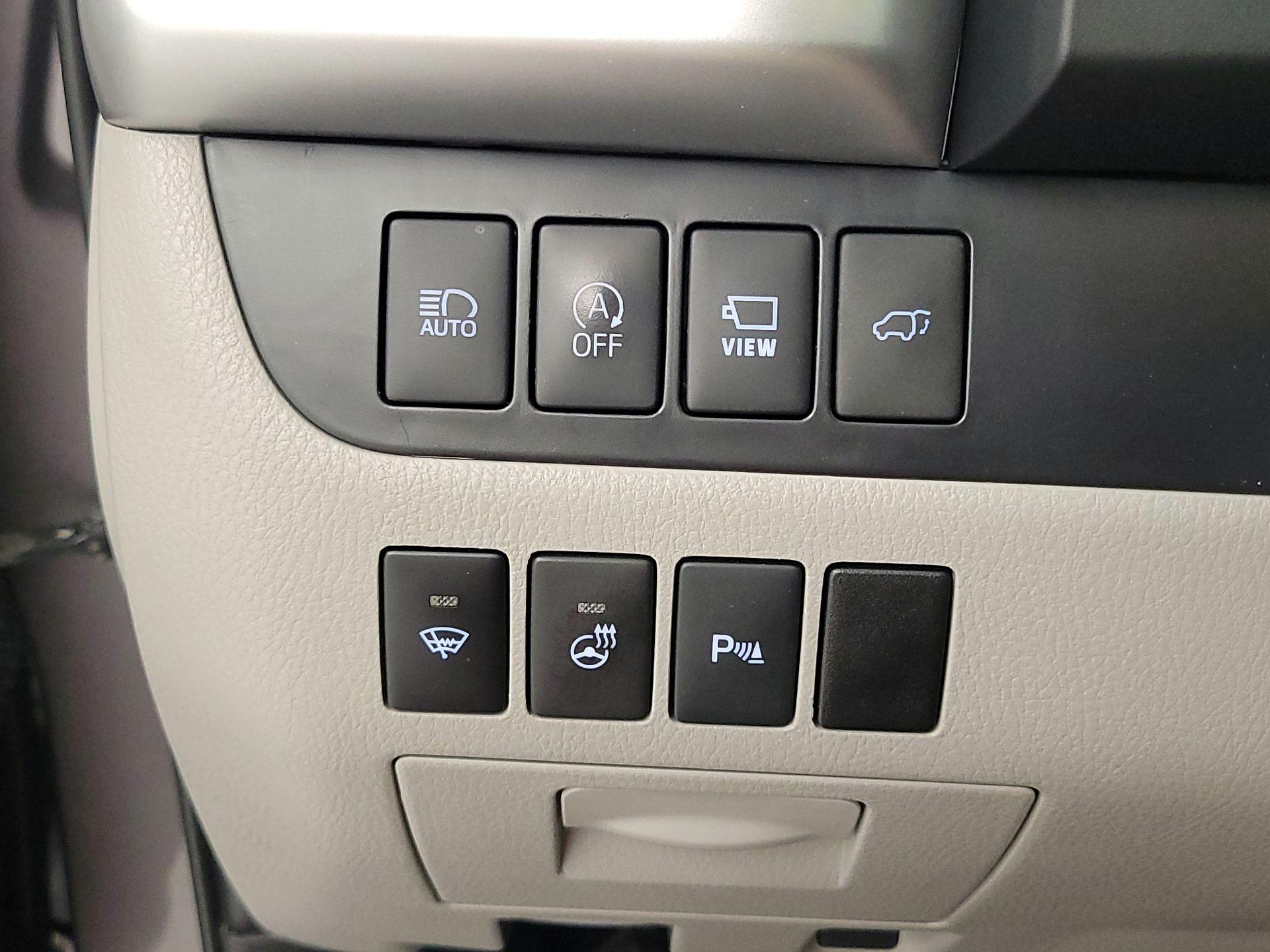 Thumbnail: 2019 Toyota Highlander - 13
