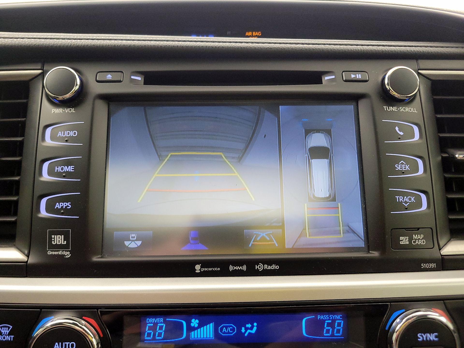 Thumbnail: 2019 Toyota Highlander - 15