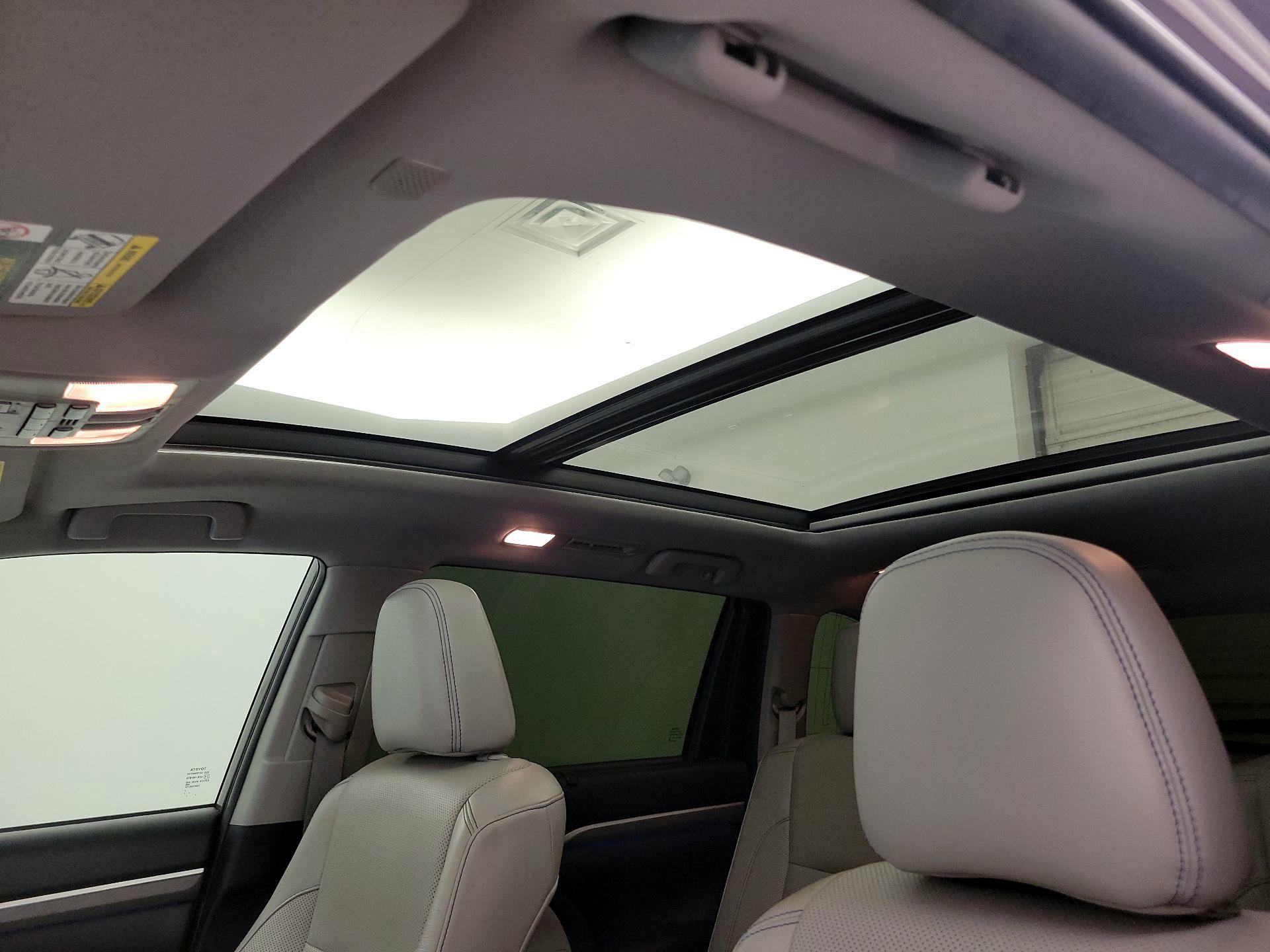 Thumbnail: 2019 Toyota Highlander - 20