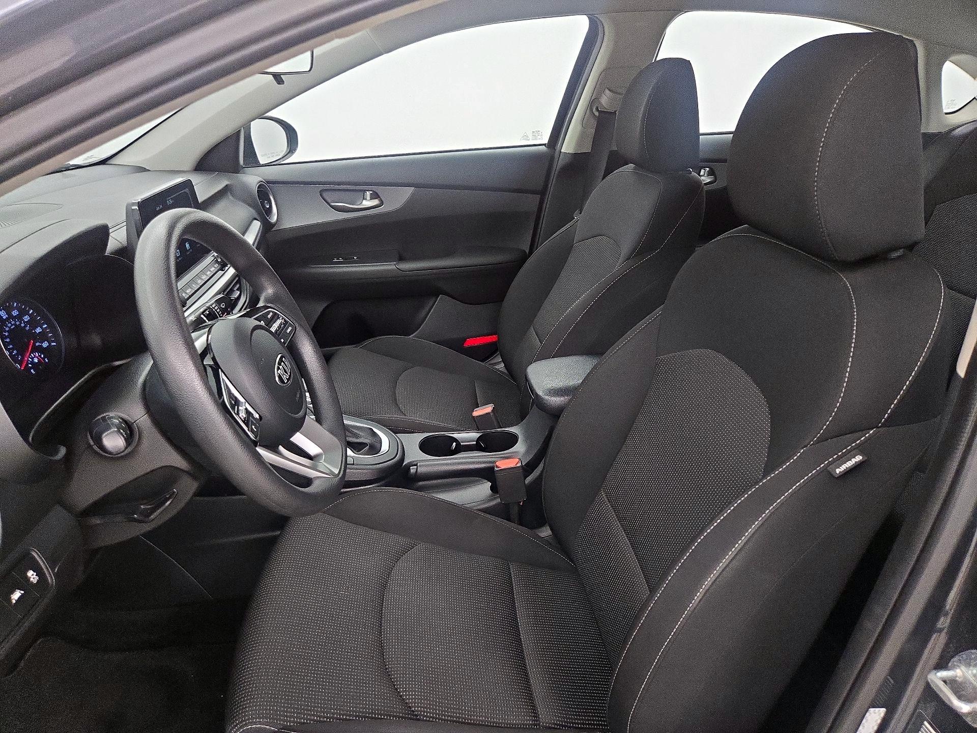 Thumbnail: 2021 Kia Forte - 11