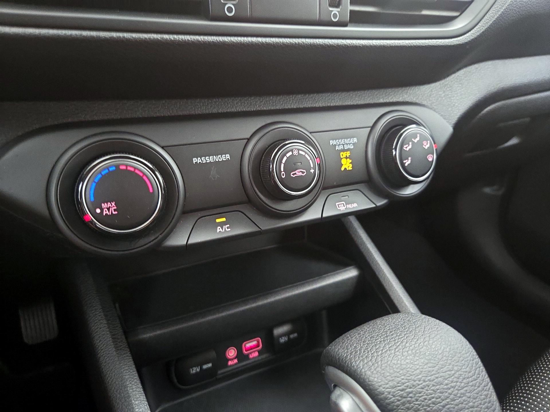 Thumbnail: 2021 Kia Forte - 16