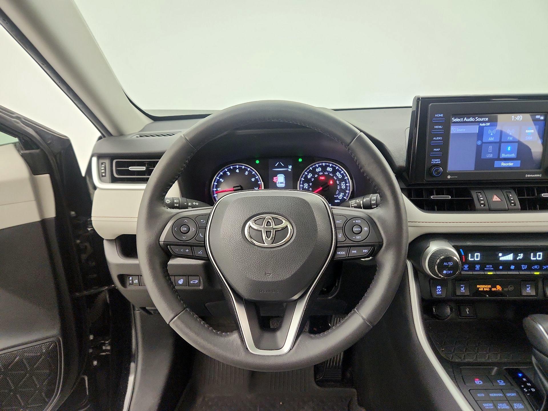 Thumbnail: 2021 Toyota RAV4 - 10