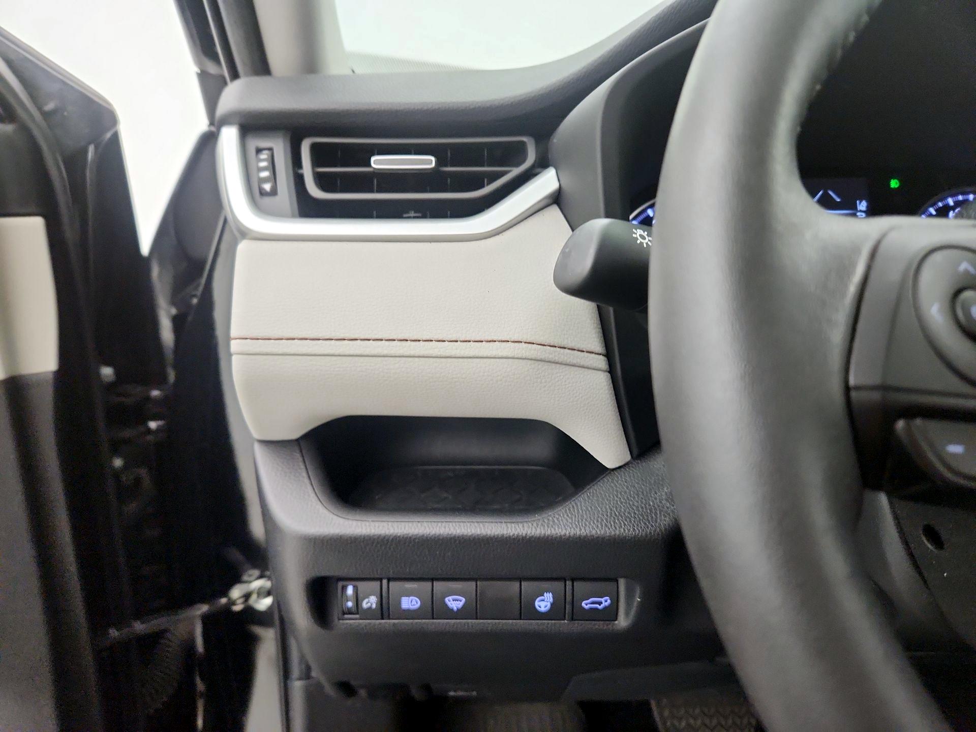 Thumbnail: 2021 Toyota RAV4 - 13