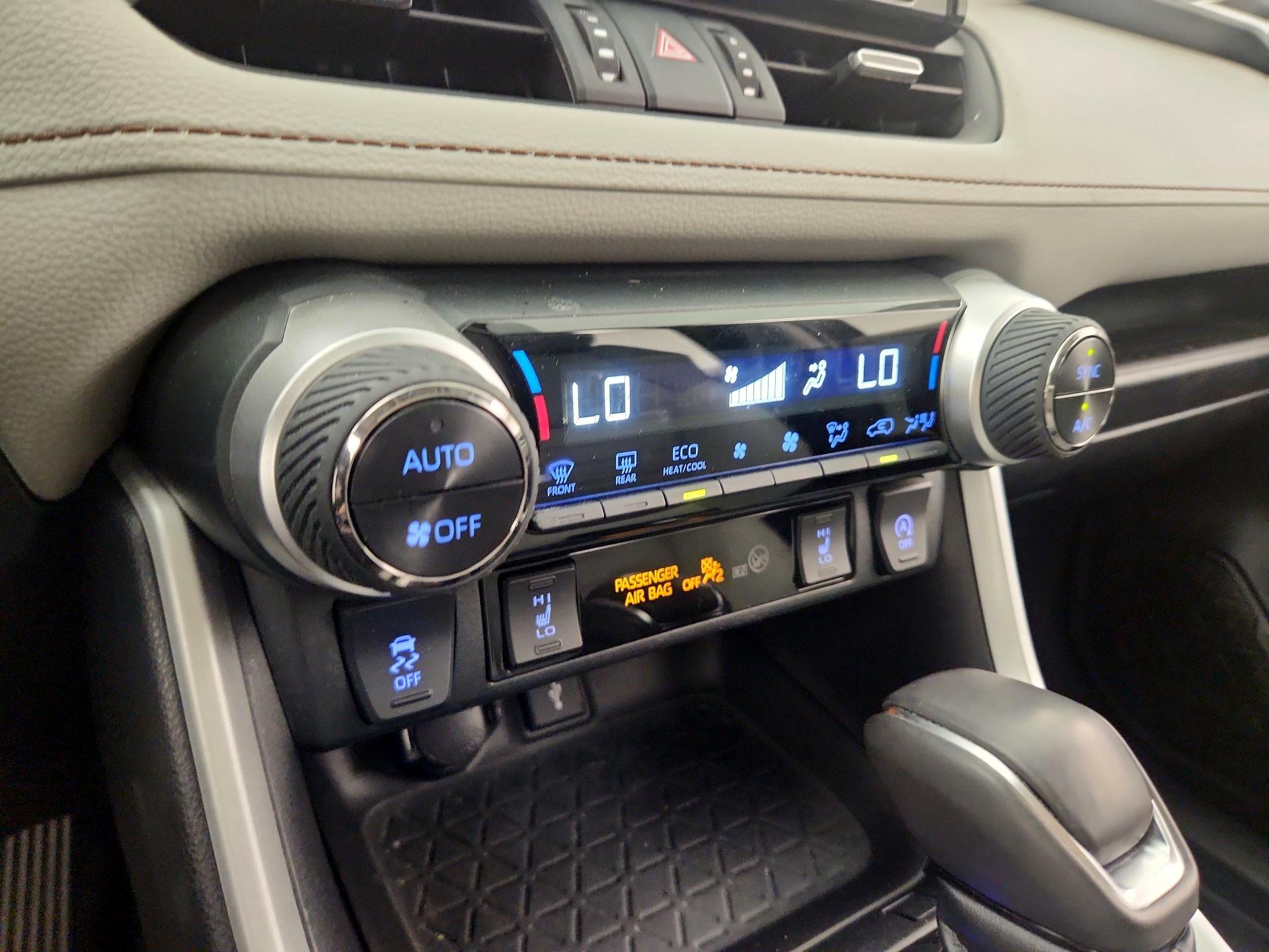 Thumbnail: 2021 Toyota RAV4 - 16