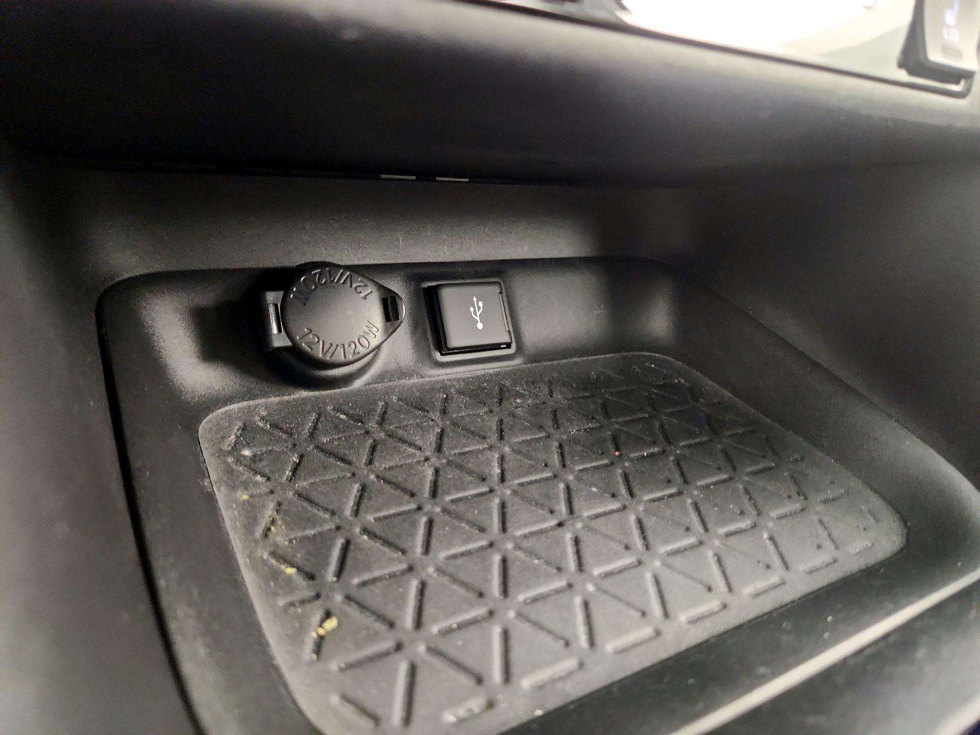Thumbnail: 2021 Toyota RAV4 - 18