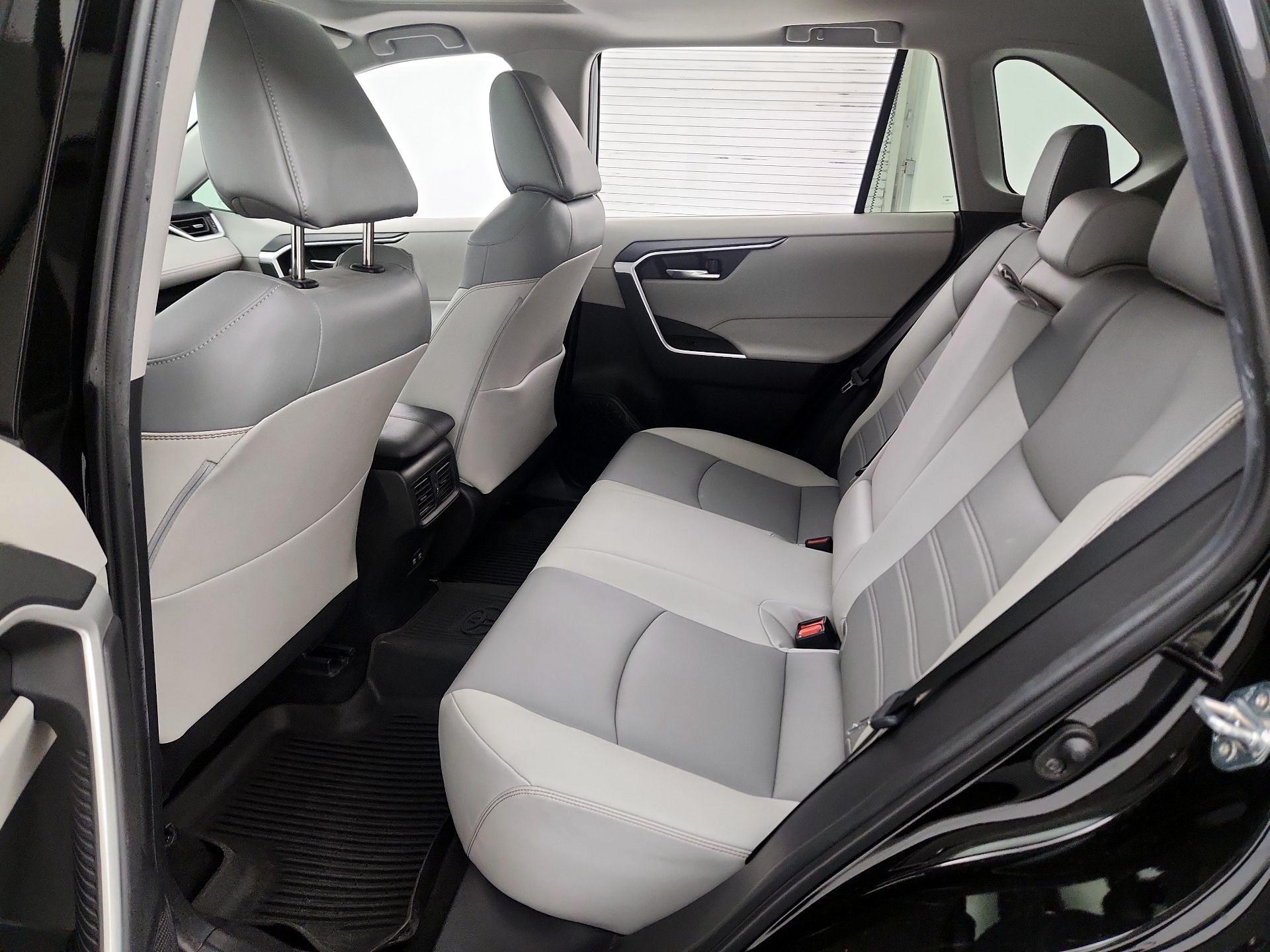 Thumbnail: 2021 Toyota RAV4 - 20