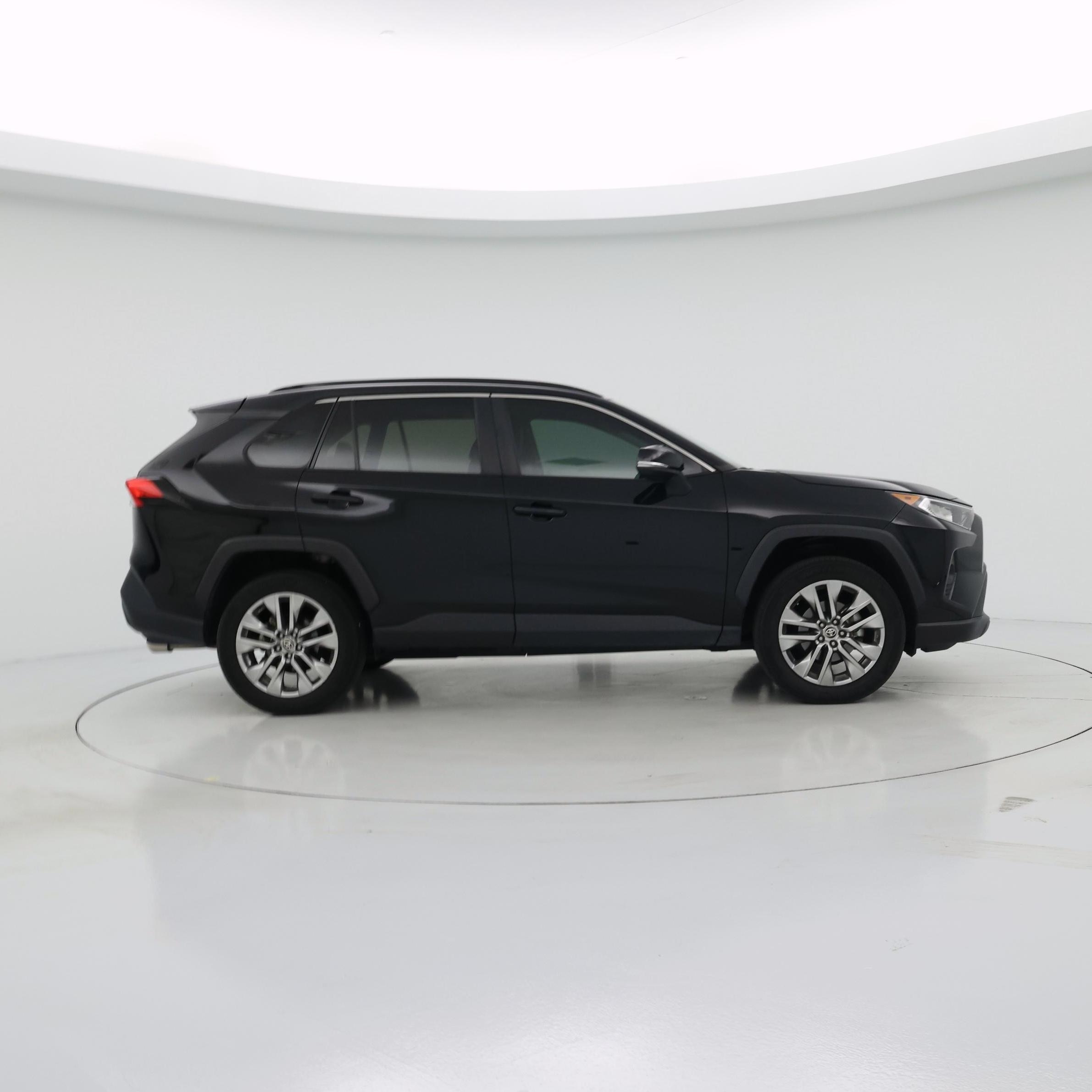 Thumbnail: 2021 Toyota RAV4 - 7