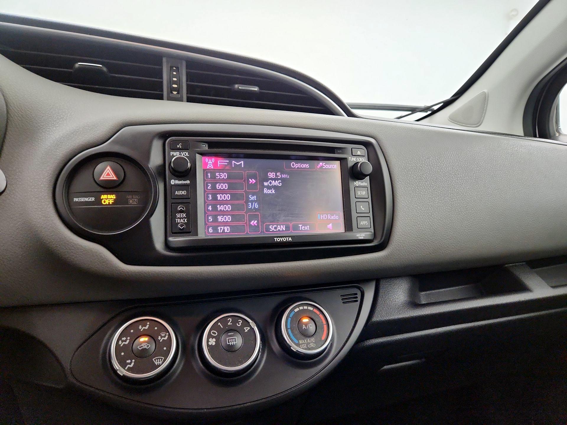 Thumbnail: 2016 Toyota Yaris - 12