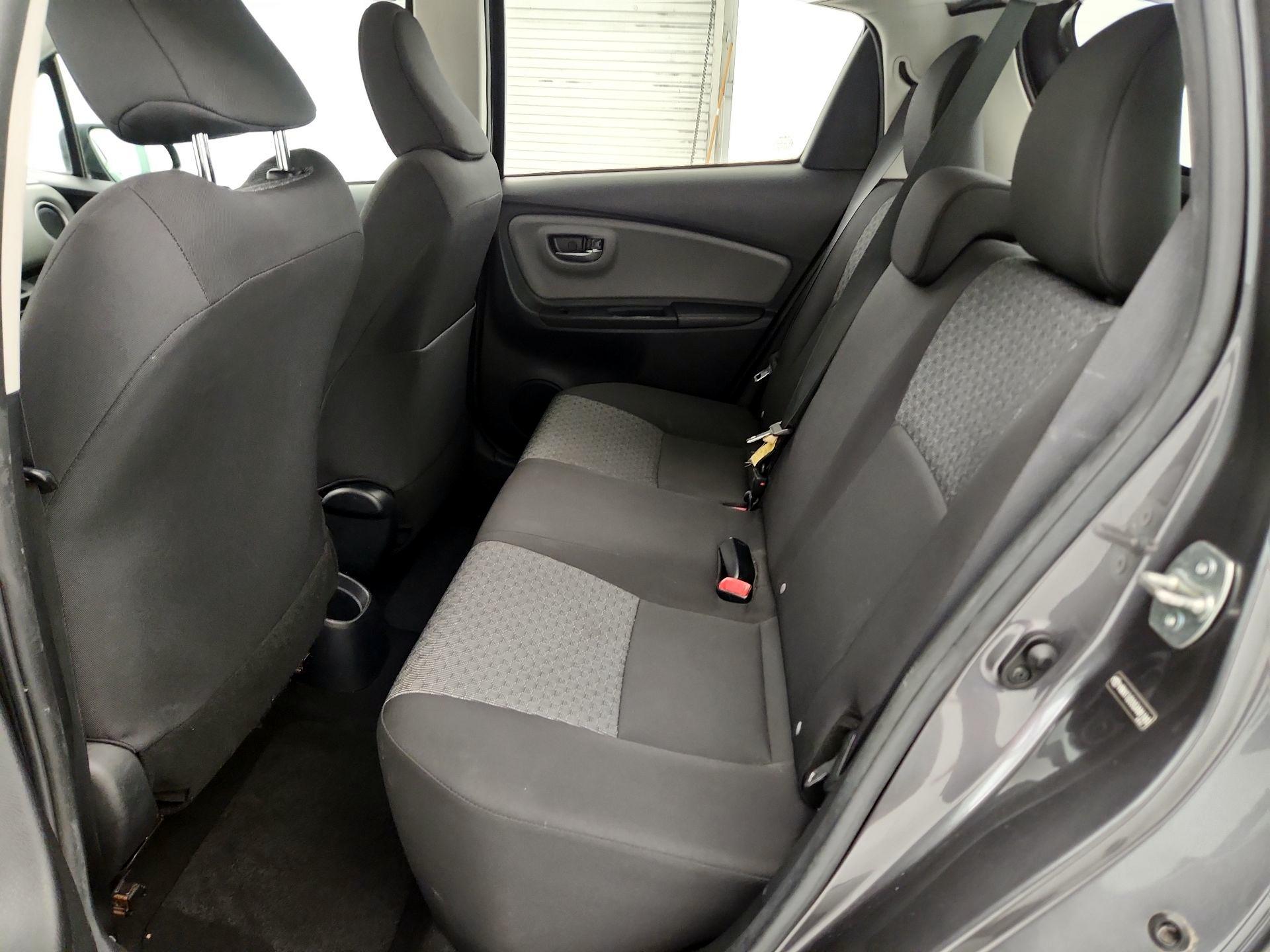 Thumbnail: 2016 Toyota Yaris - 16
