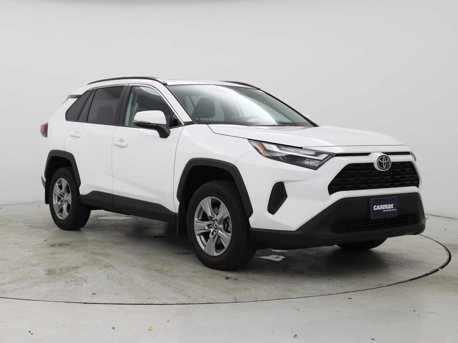 2022 Toyota RAV4 XLE - Photo 2