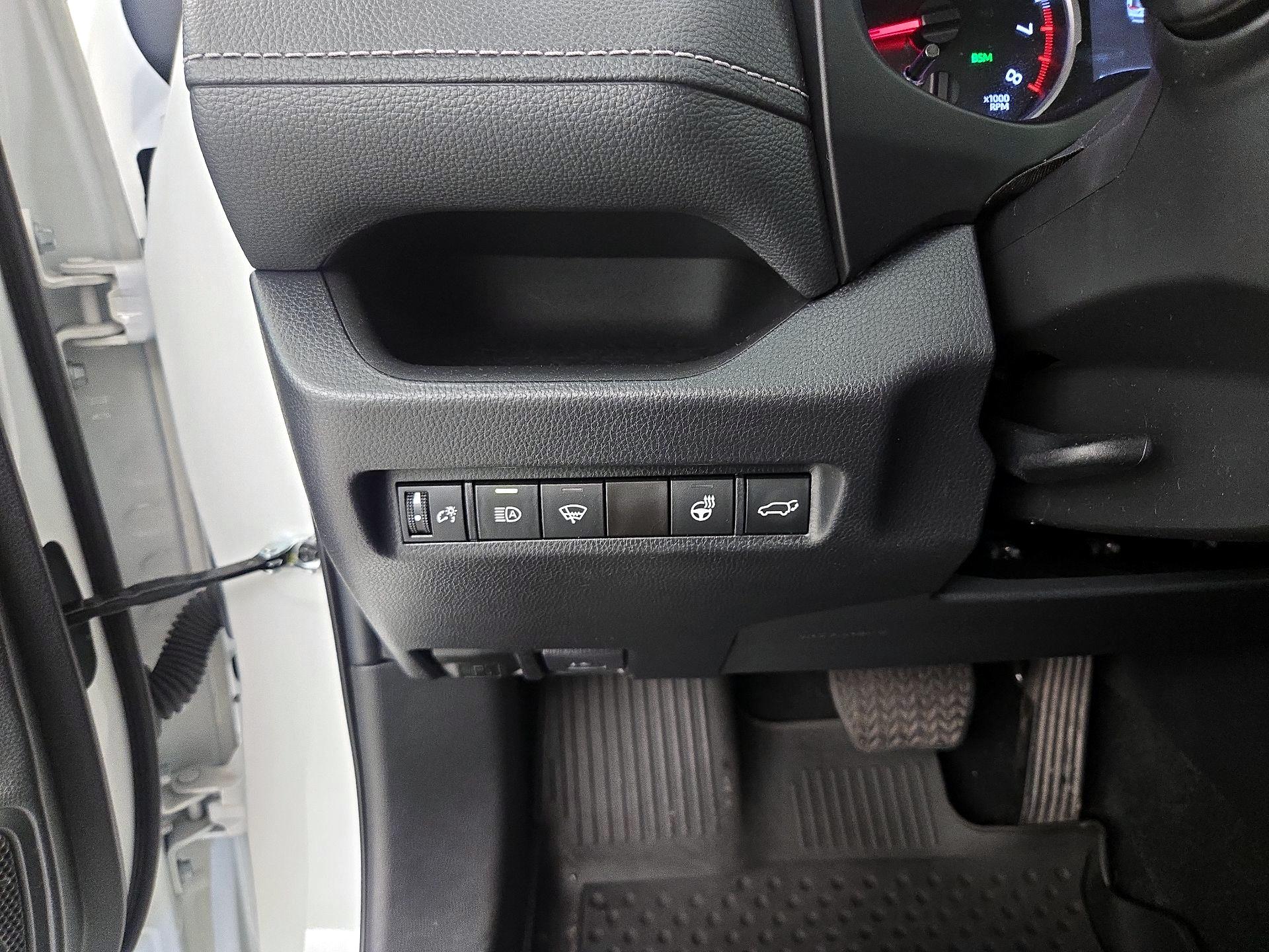 Thumbnail: 2022 Toyota RAV4 - 13
