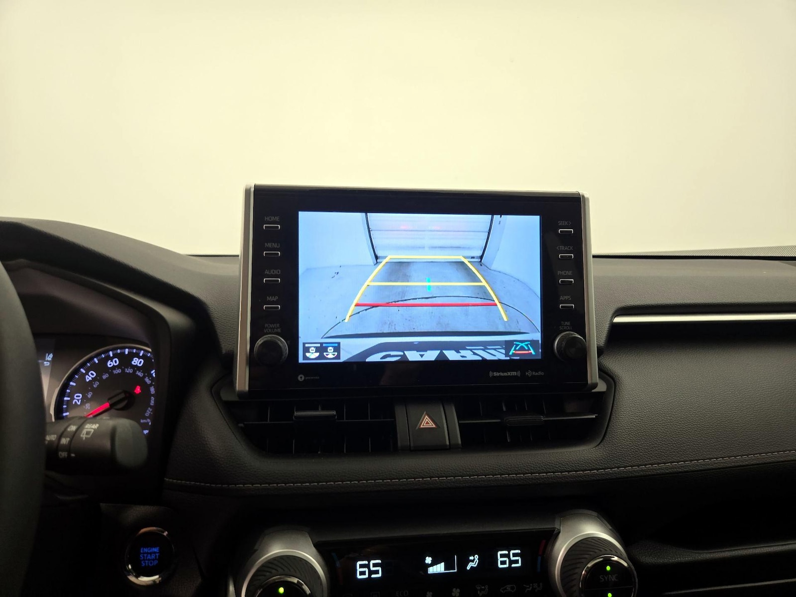 2022 Toyota RAV4 XLE - Photo 15