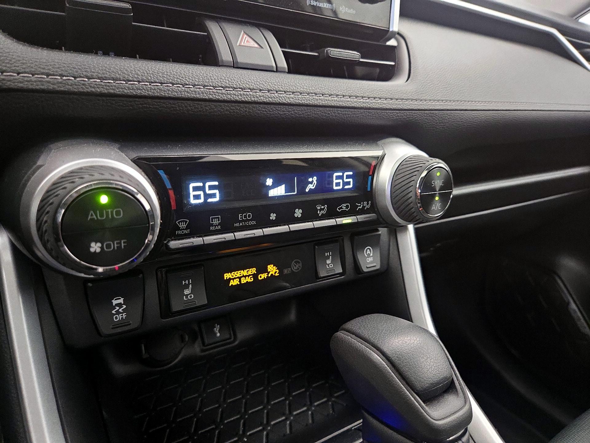 Thumbnail: 2022 Toyota RAV4 - 16