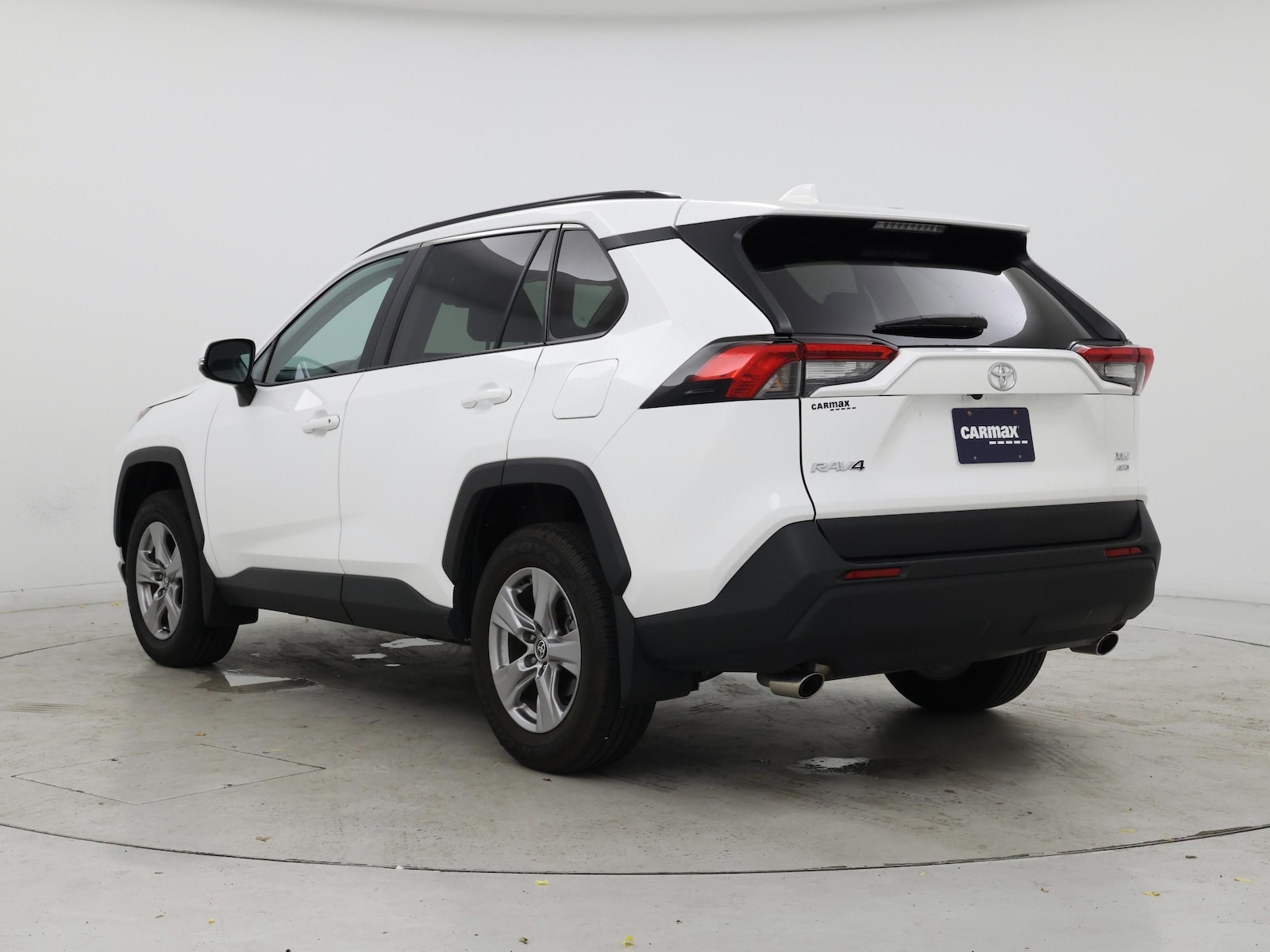 2022 Toyota RAV4 XLE - Photo 3