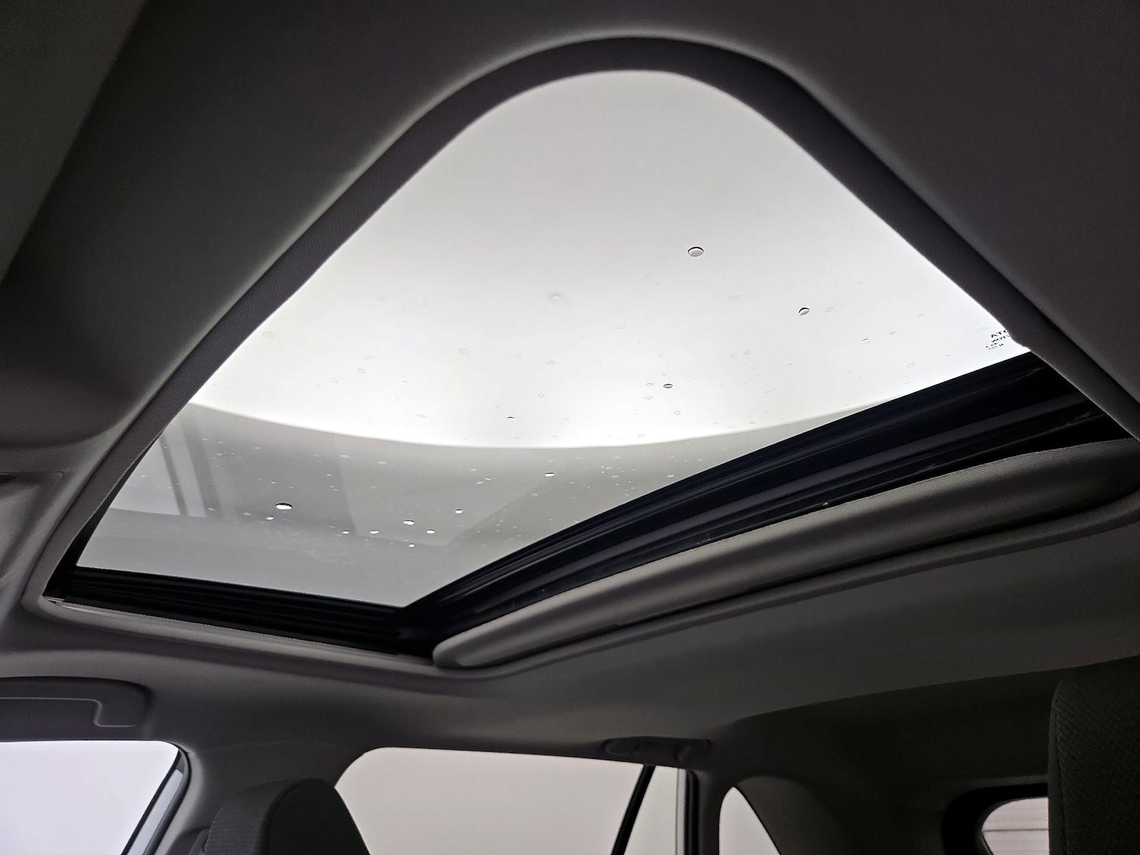 2022 Toyota RAV4 XLE - Photo 20