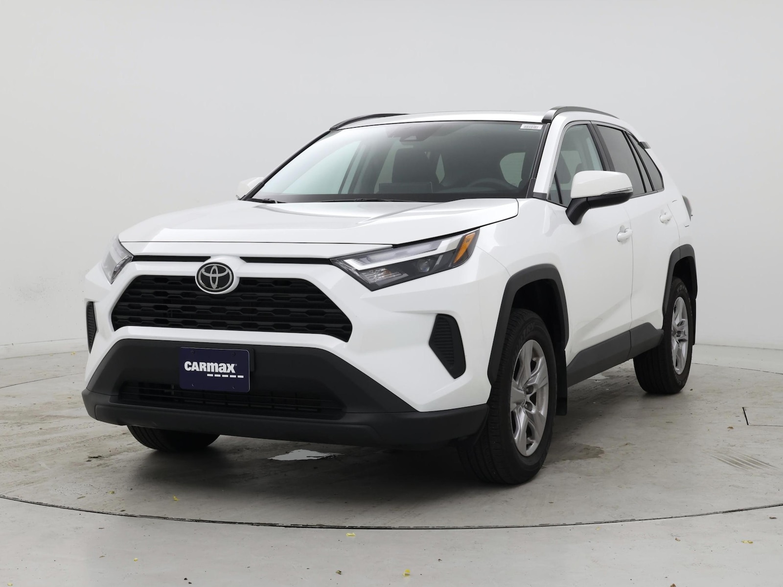 2022 Toyota RAV4 XLE - Photo 5