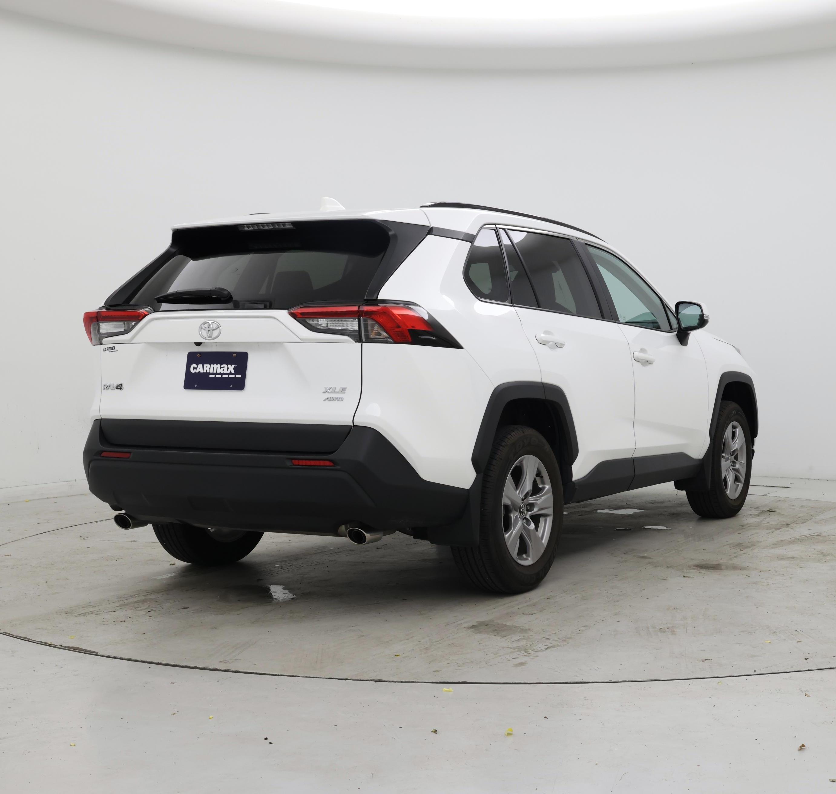 Thumbnail: 2022 Toyota RAV4 - 8