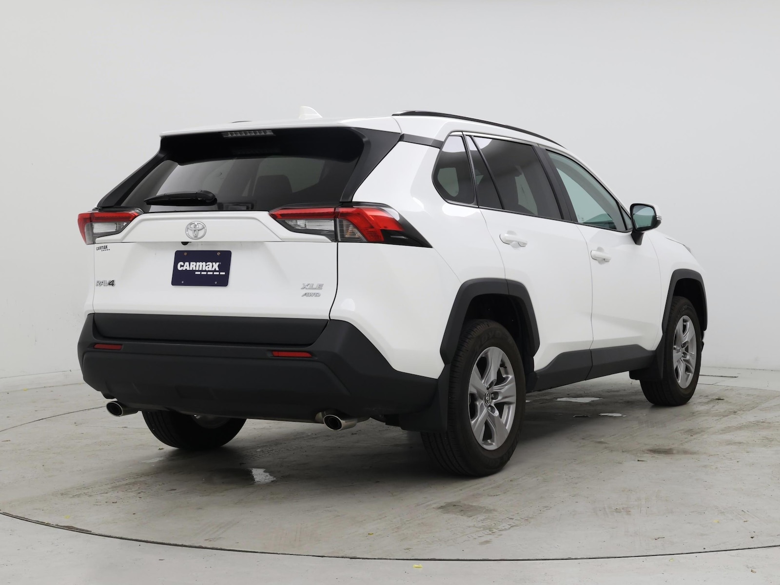 2022 Toyota RAV4 XLE - Photo 9