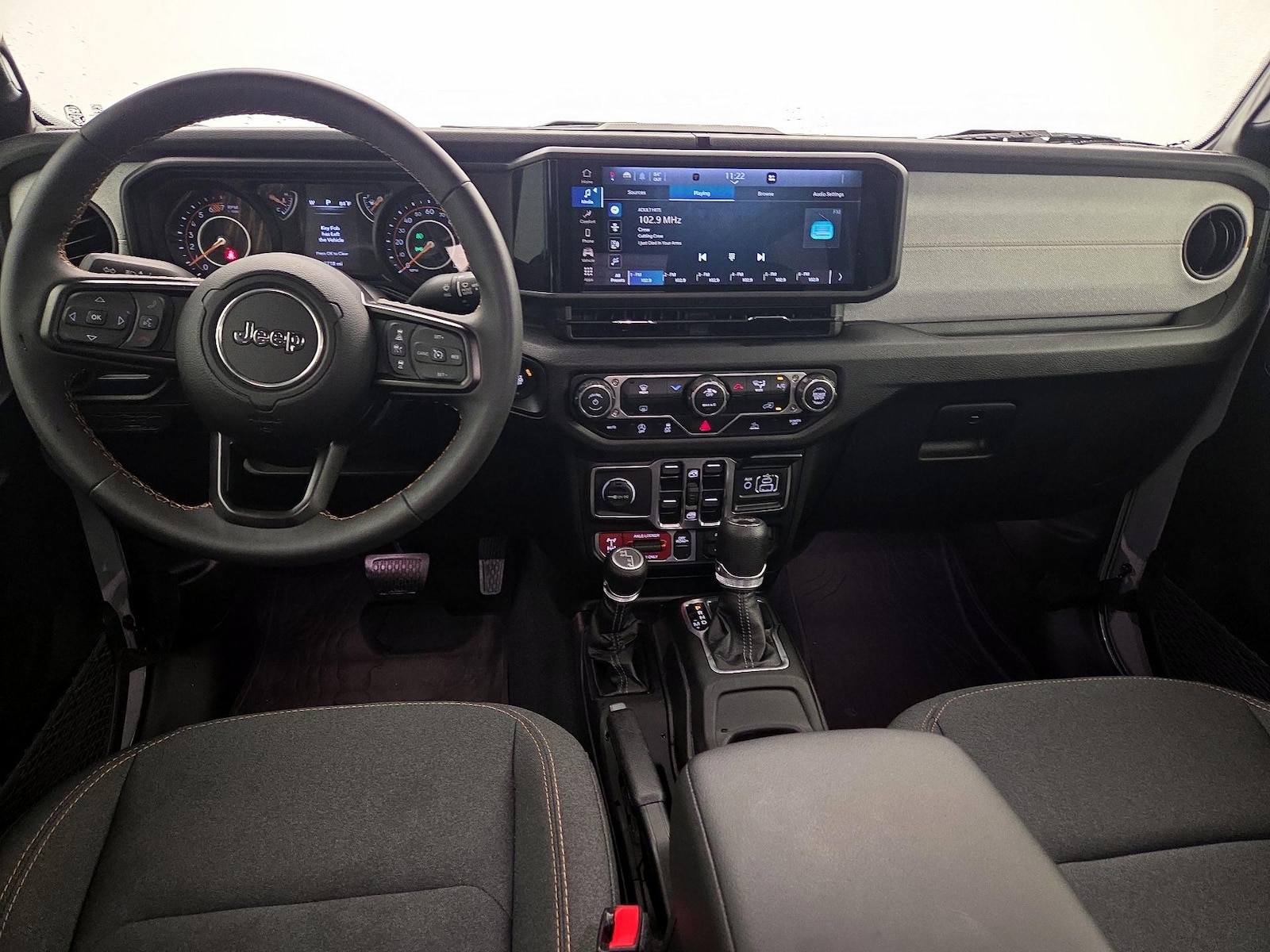 2024 Jeep Wrangler 4-Door Willys - Photo 10