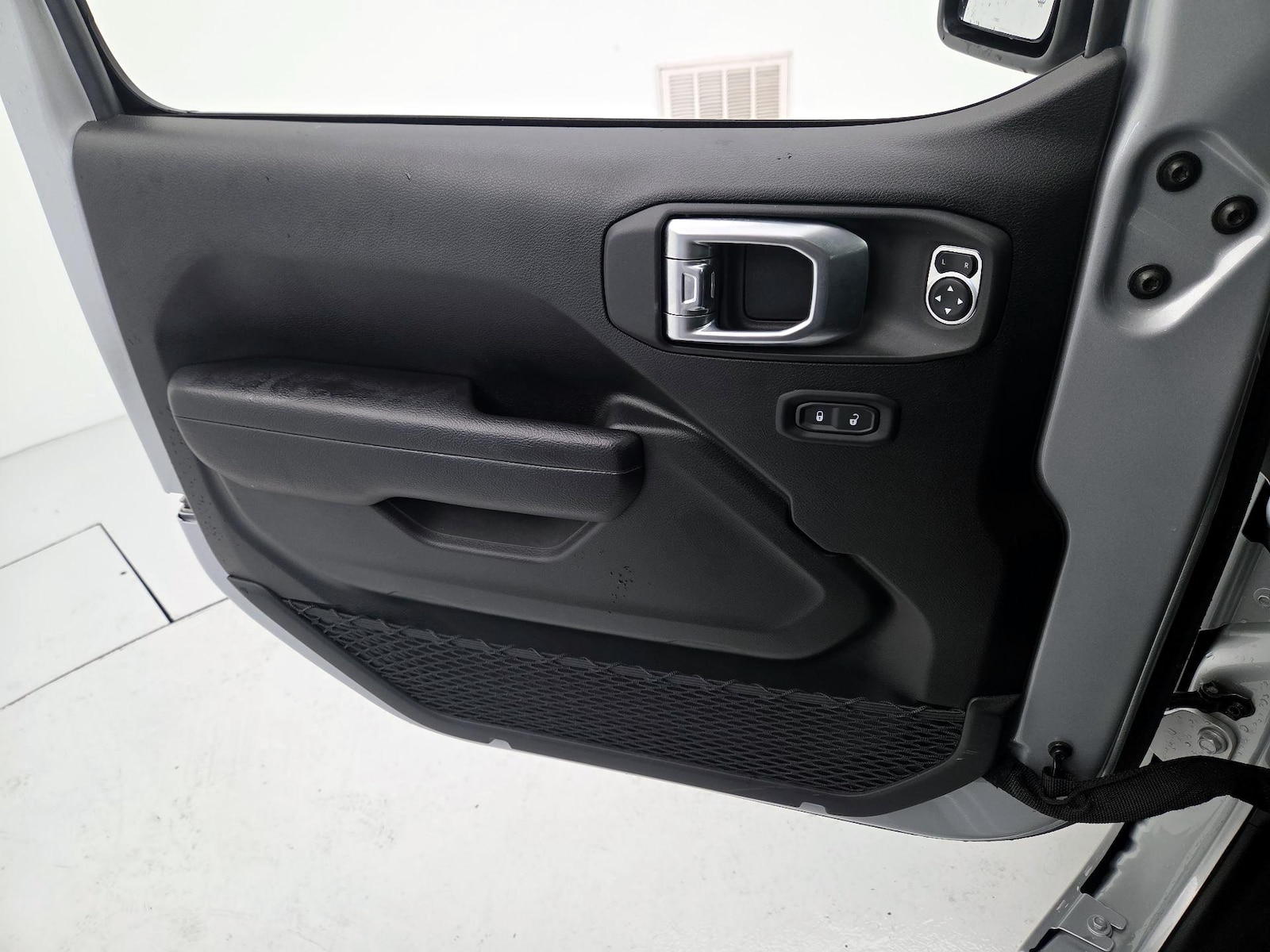 2024 Jeep Wrangler 4-Door Willys - Photo 13
