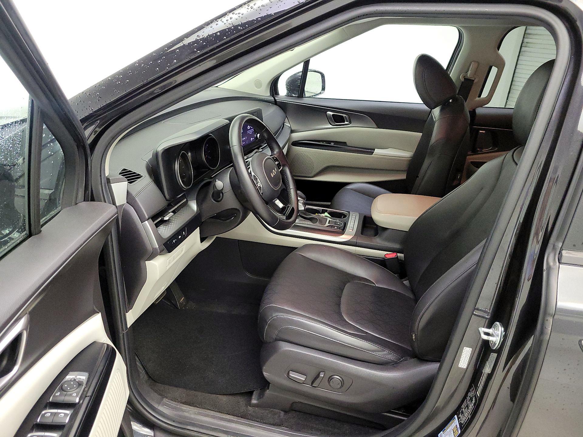 Thumbnail: 2022 Kia Carnival - 11
