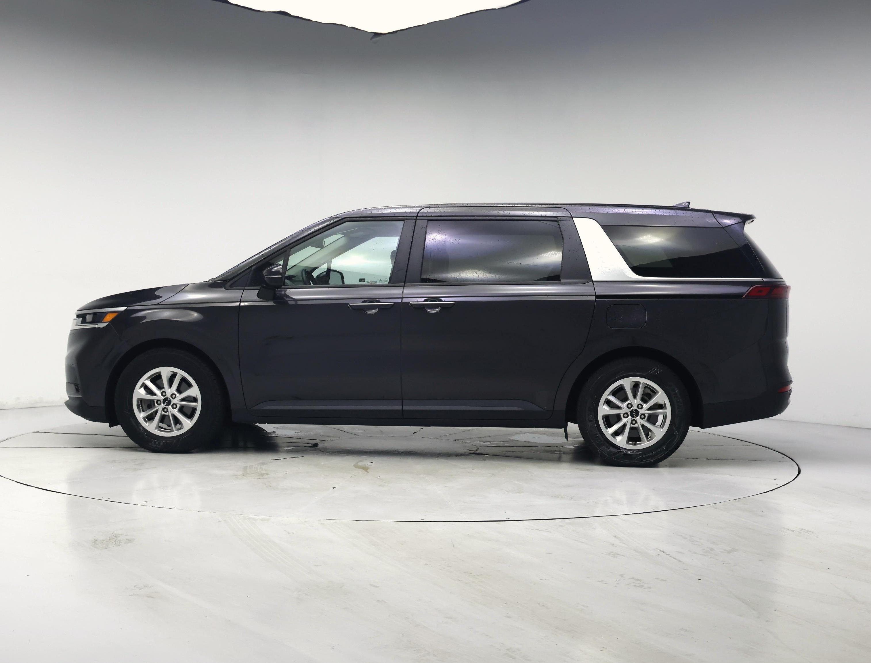 Thumbnail: 2022 Kia Carnival - 3