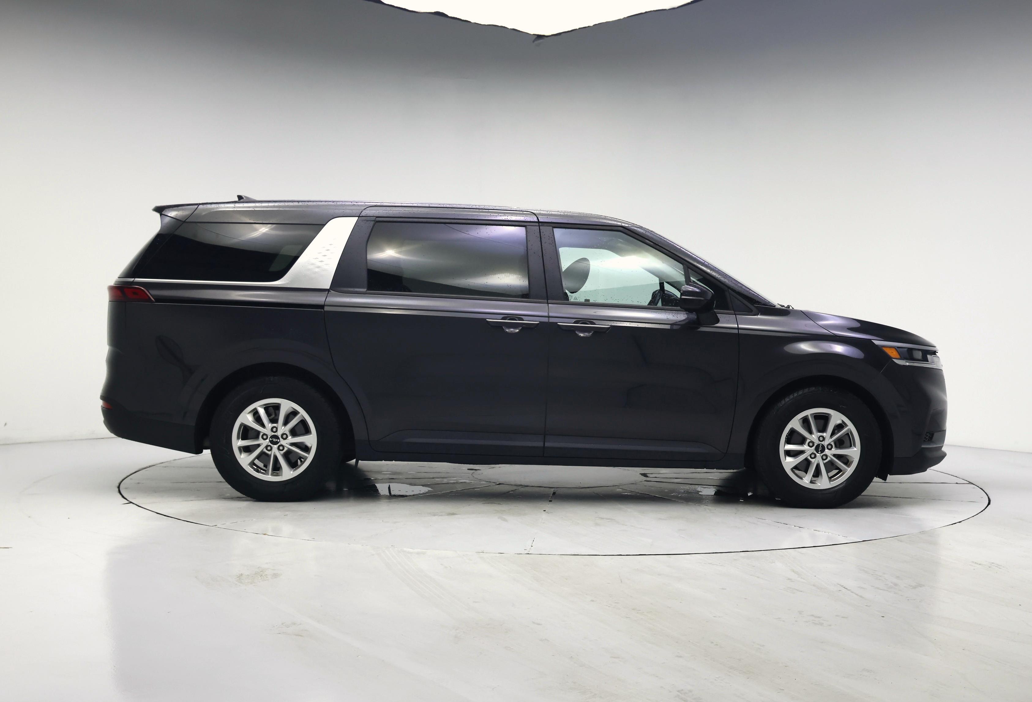 Thumbnail: 2022 Kia Carnival - 7