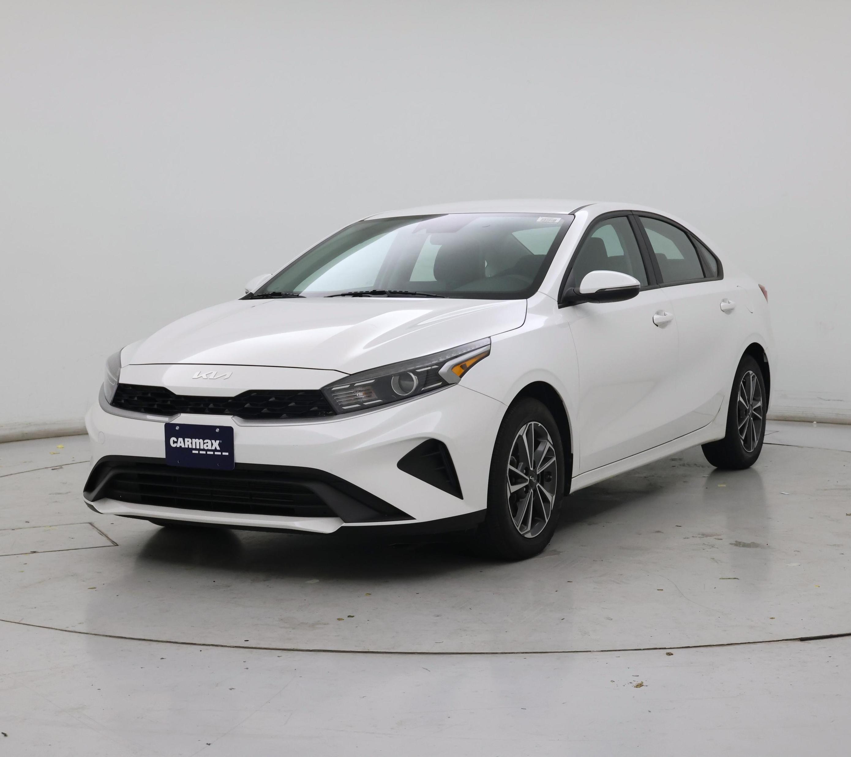 Thumbnail: 2023 Kia Forte - 4