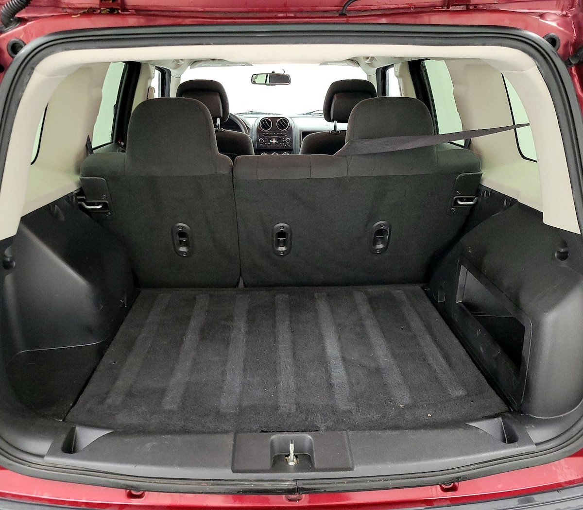 Trunk/Cargo (Seats Up)