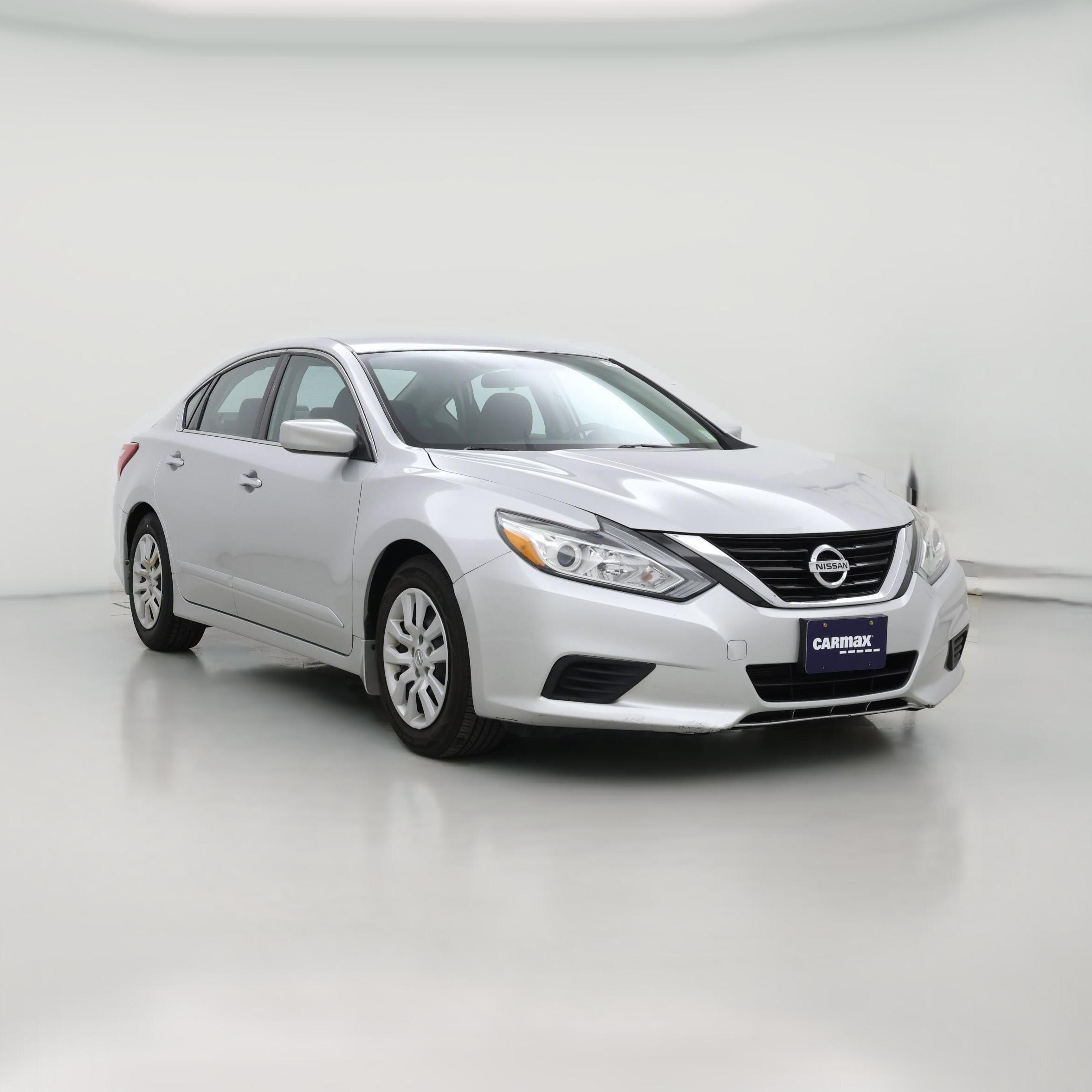 Thumbnail: 2017 Nissan Altima - 1