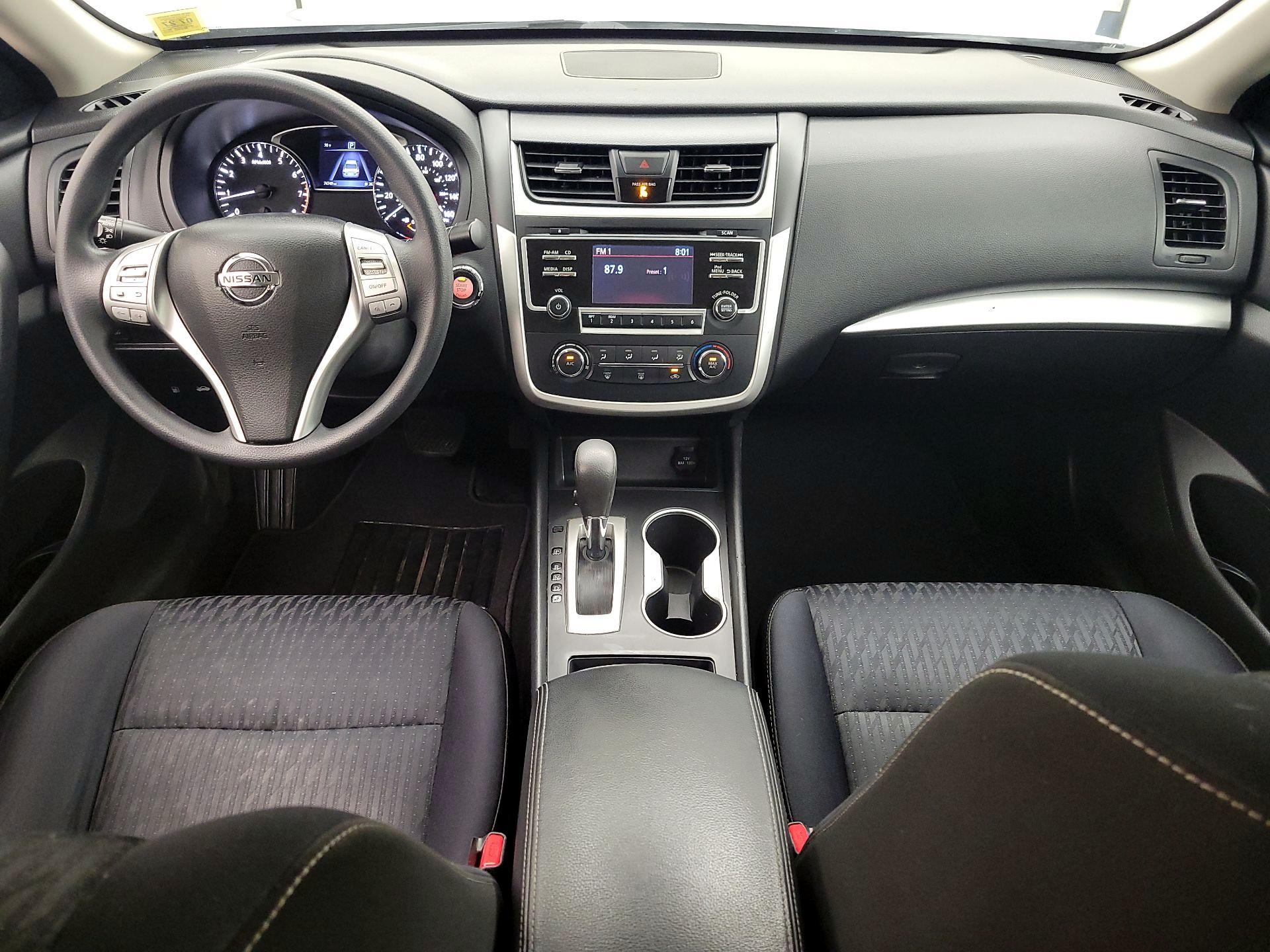 Thumbnail: 2017 Nissan Altima - 9
