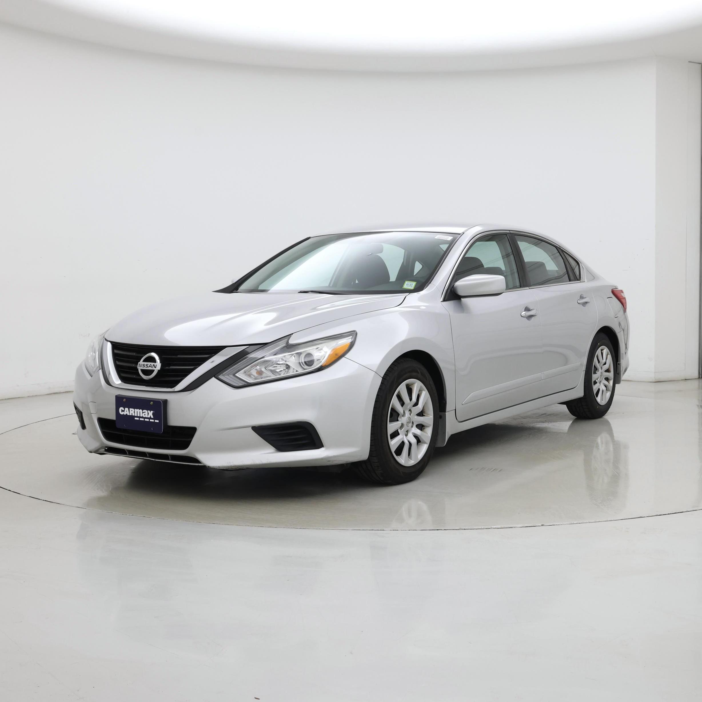 Thumbnail: 2017 Nissan Altima - 4