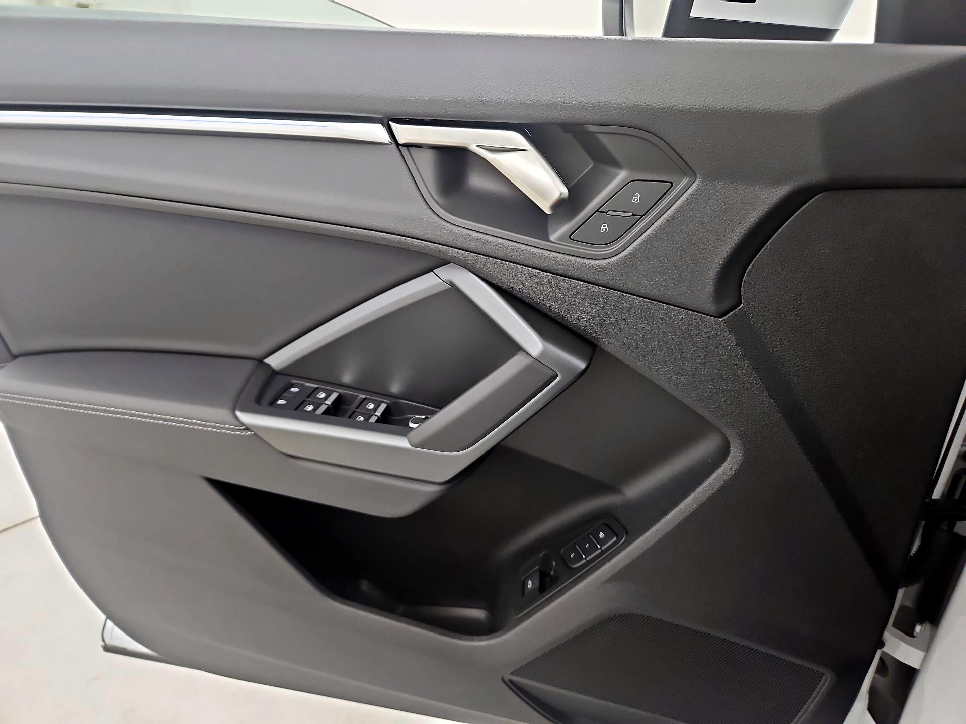 Thumbnail: 2024 Audi Q3 - 12