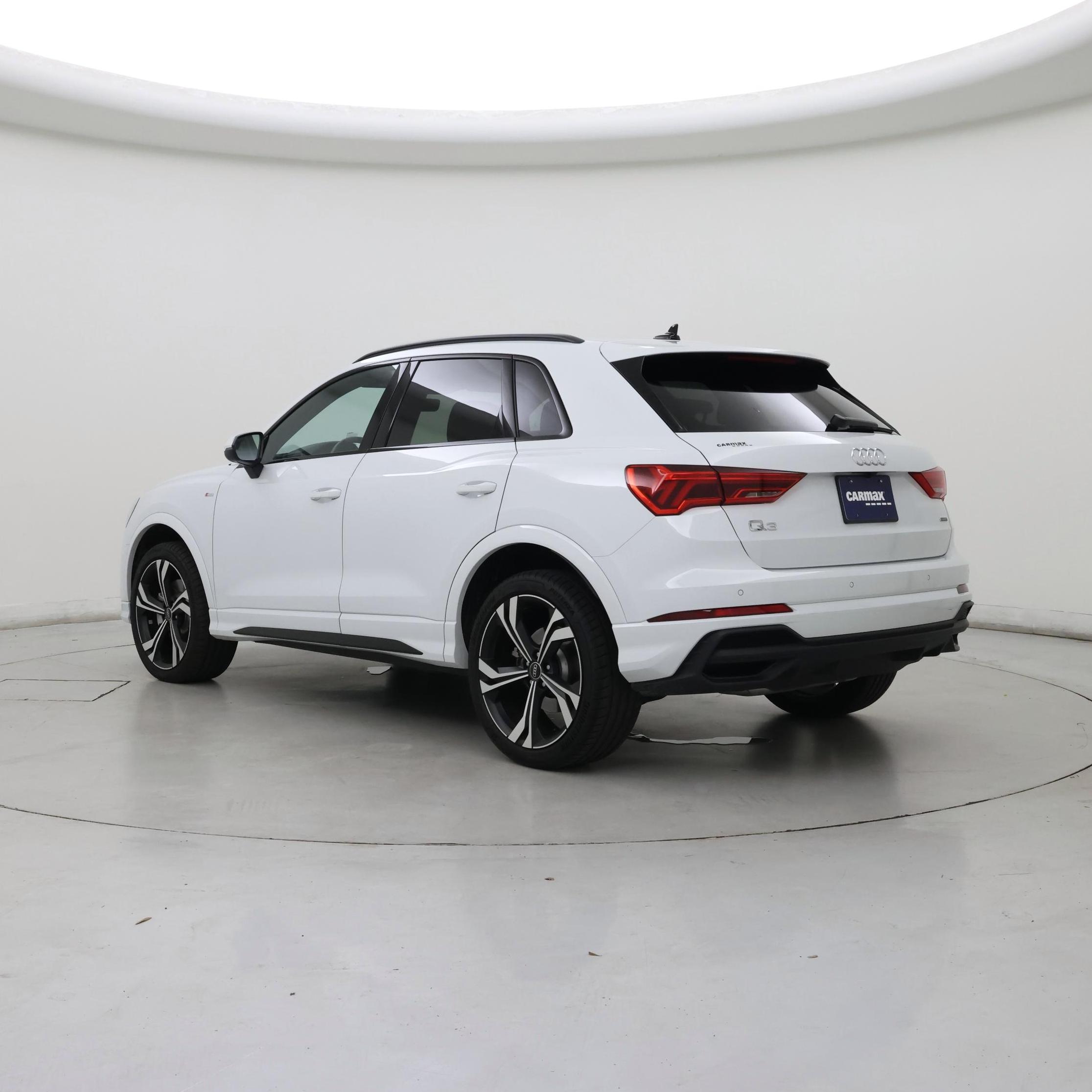 Thumbnail: 2024 Audi Q3 - 2