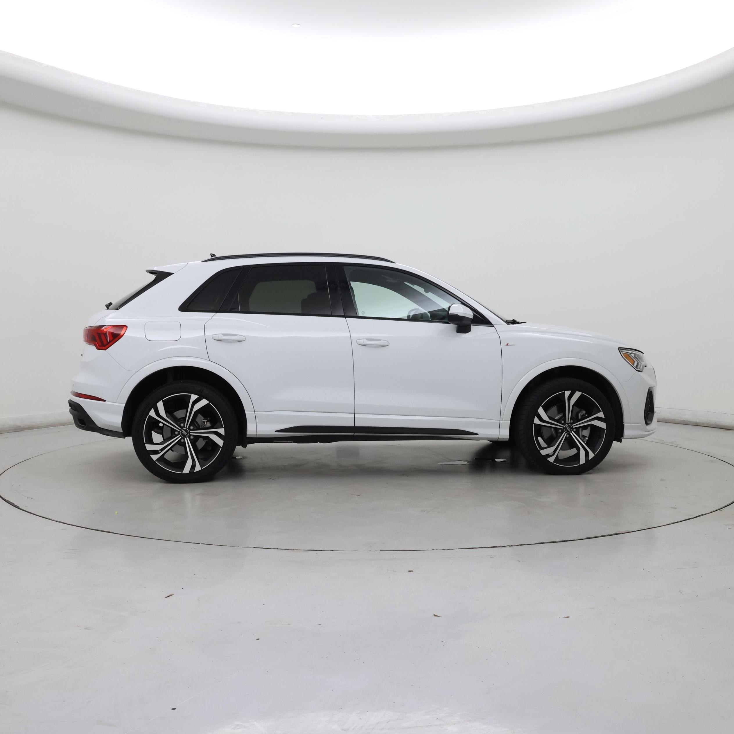 Thumbnail: 2024 Audi Q3 - 7