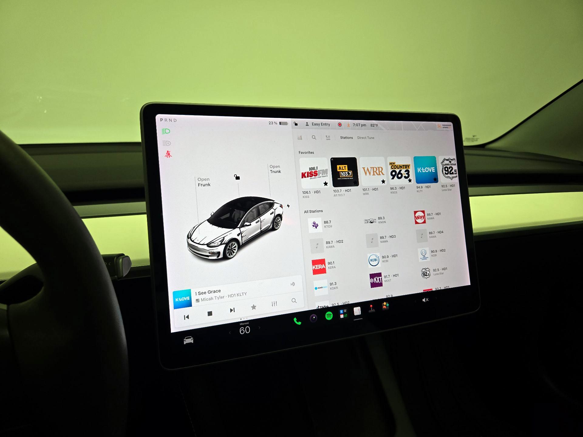 Thumbnail: 2022 Tesla Model 3 - 15