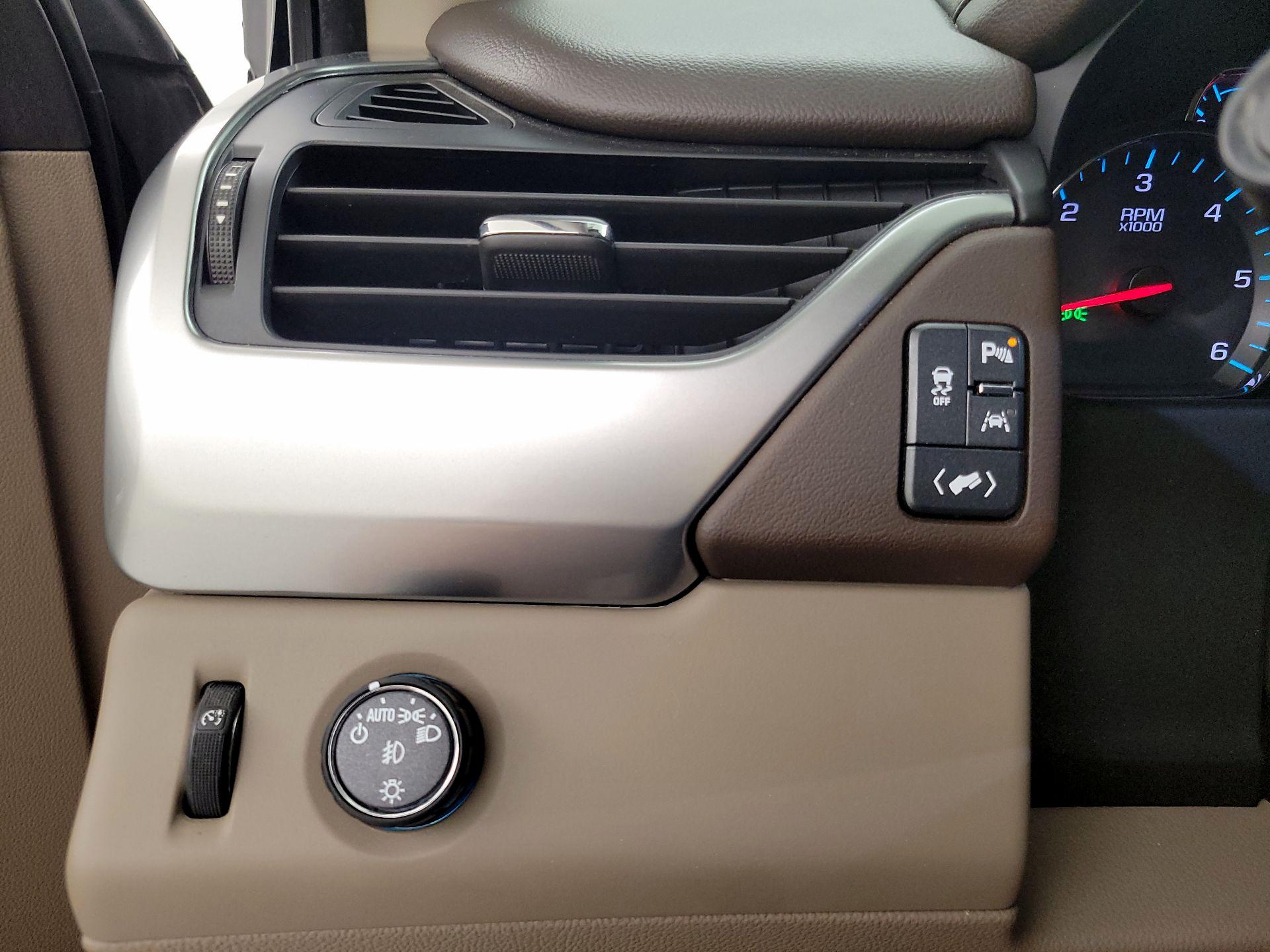 Thumbnail: 2020 Chevrolet Suburban - 13
