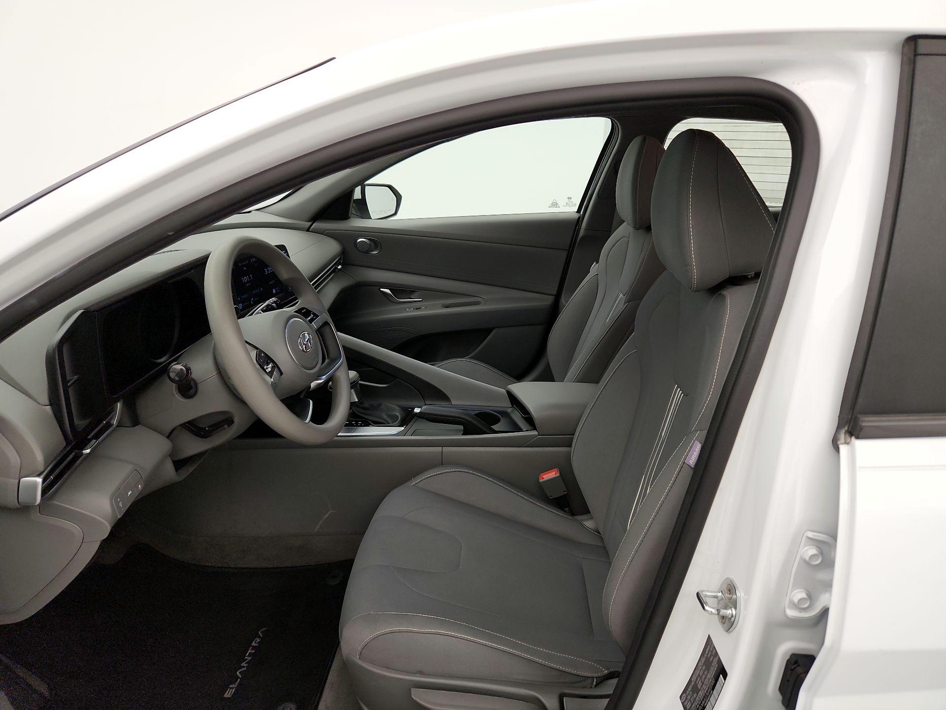 Thumbnail: 2021 Hyundai Elantra - 11