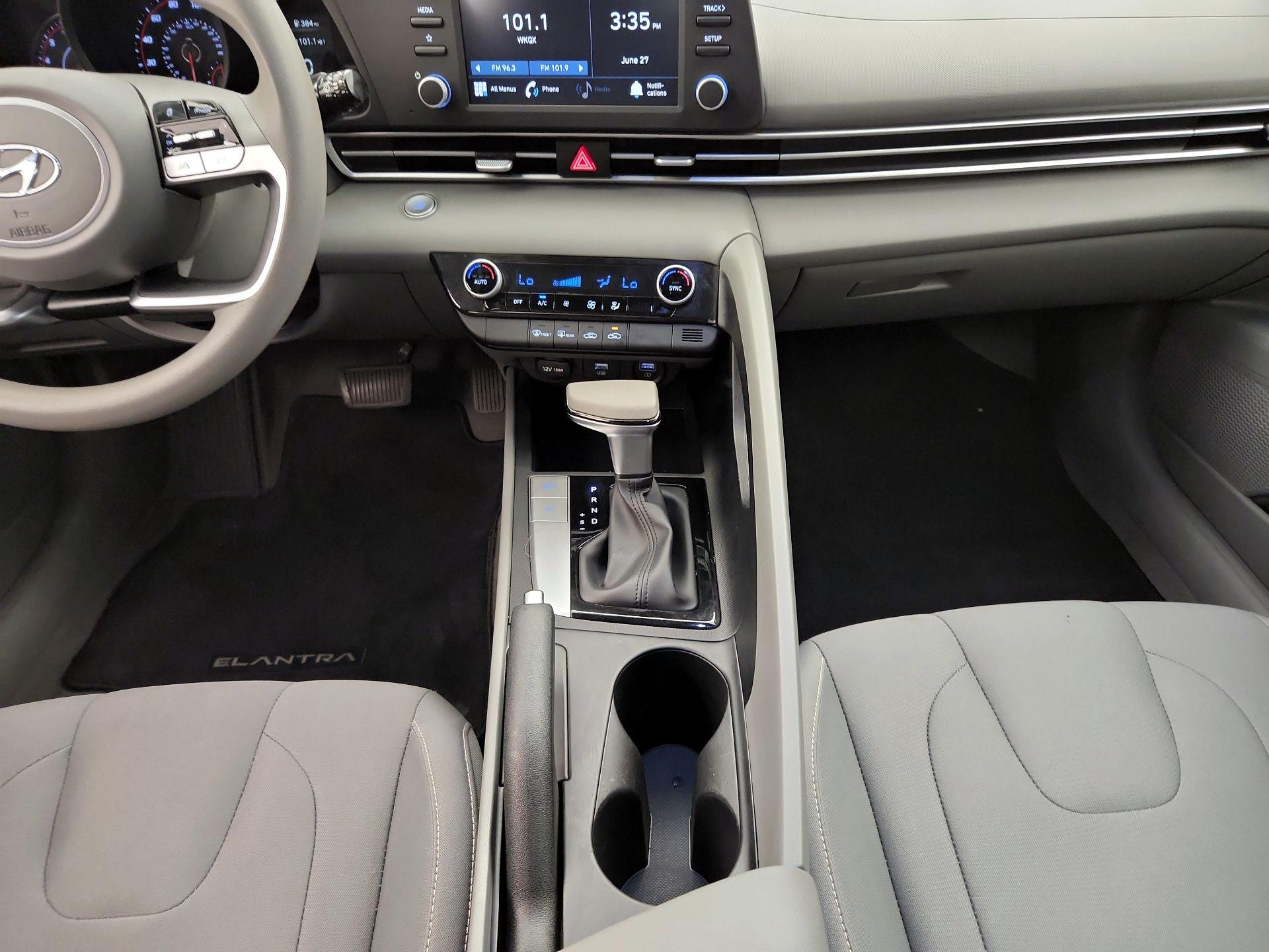 Thumbnail: 2021 Hyundai Elantra - 17