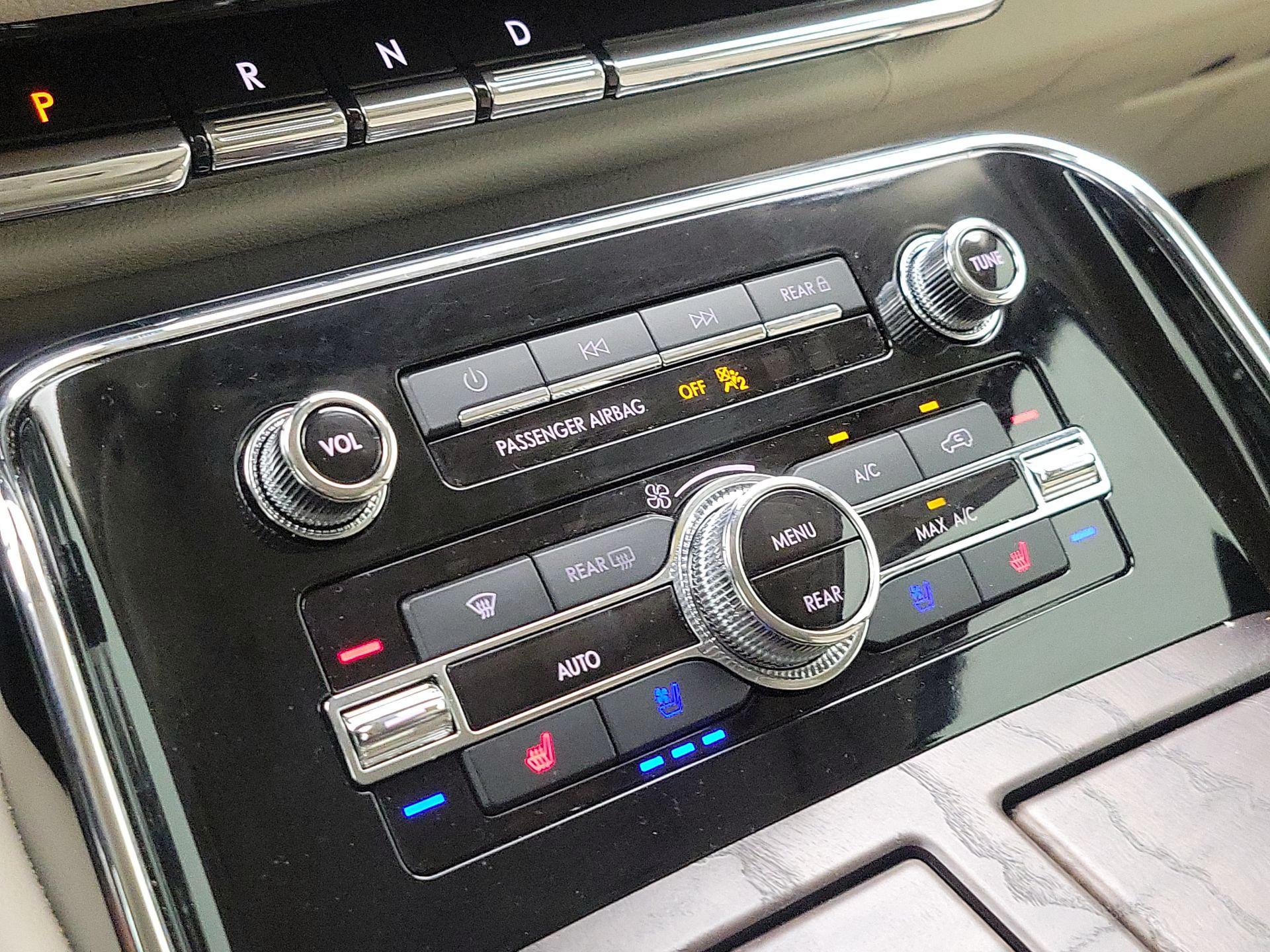 Thumbnail: 2020 Lincoln Navigator - 17