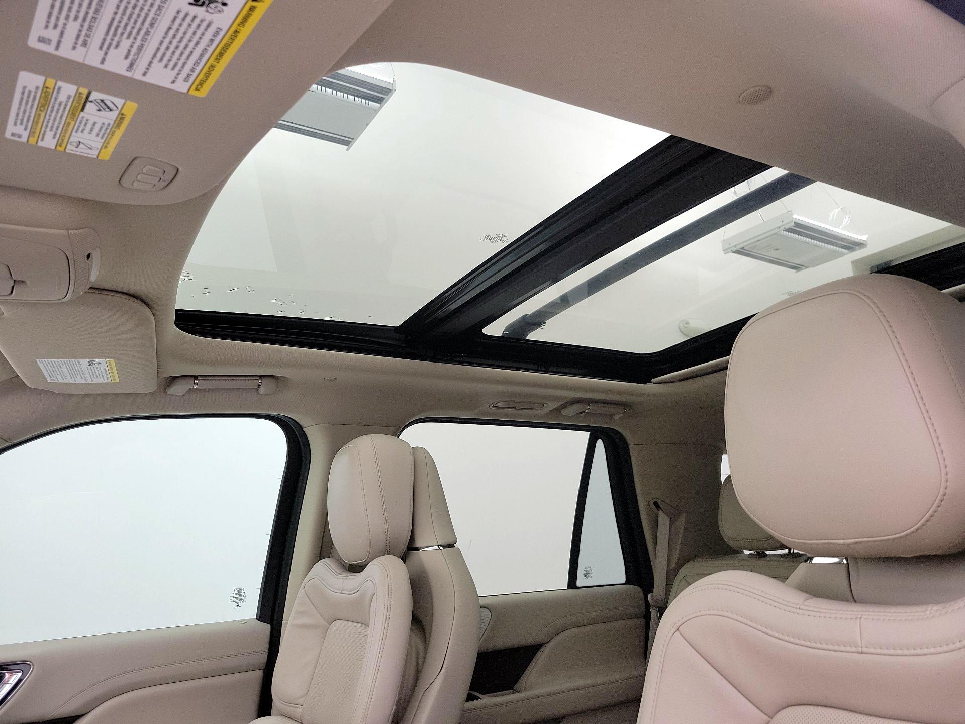 Thumbnail: 2020 Lincoln Navigator - 20