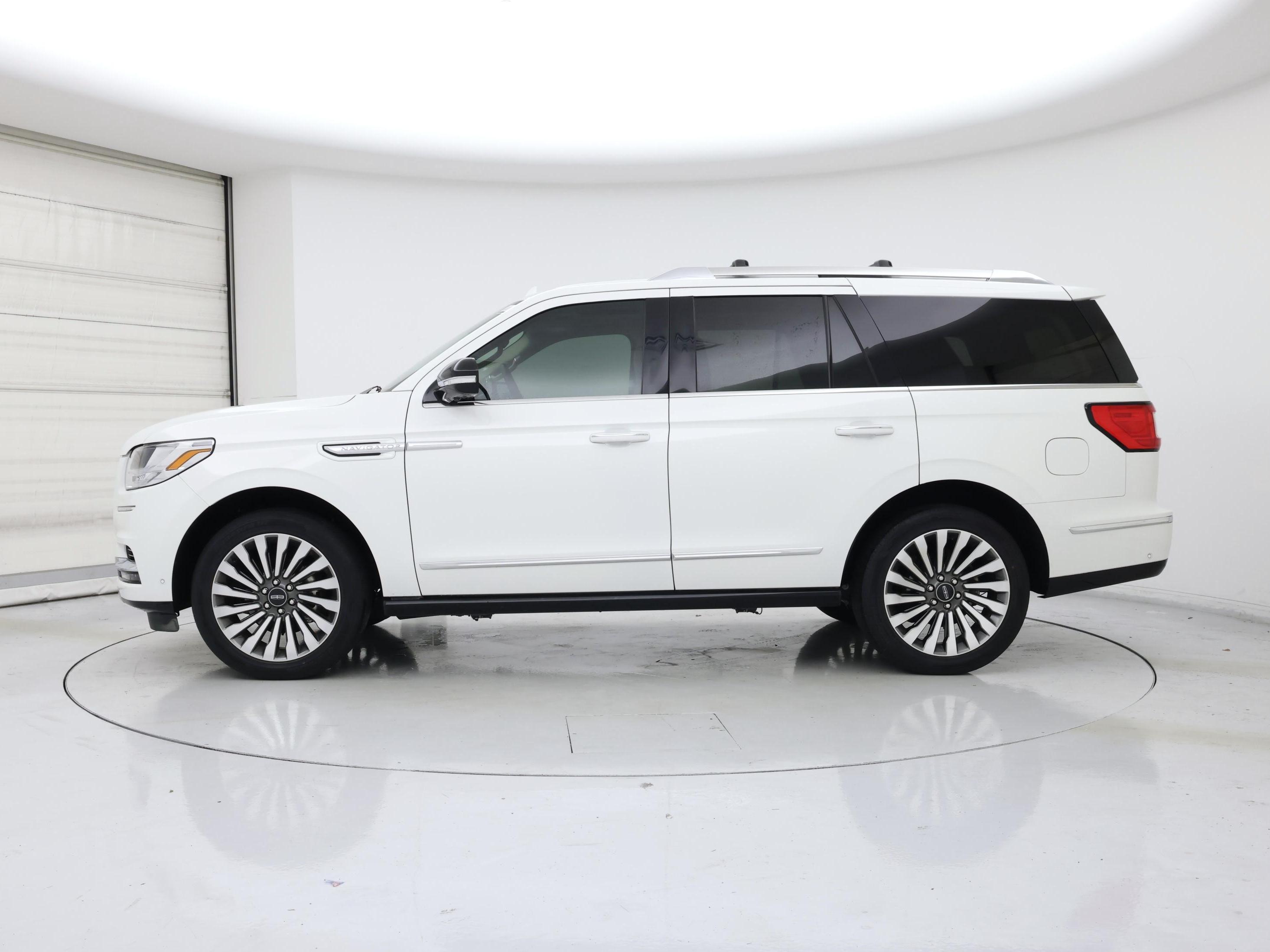 Thumbnail: 2020 Lincoln Navigator - 3