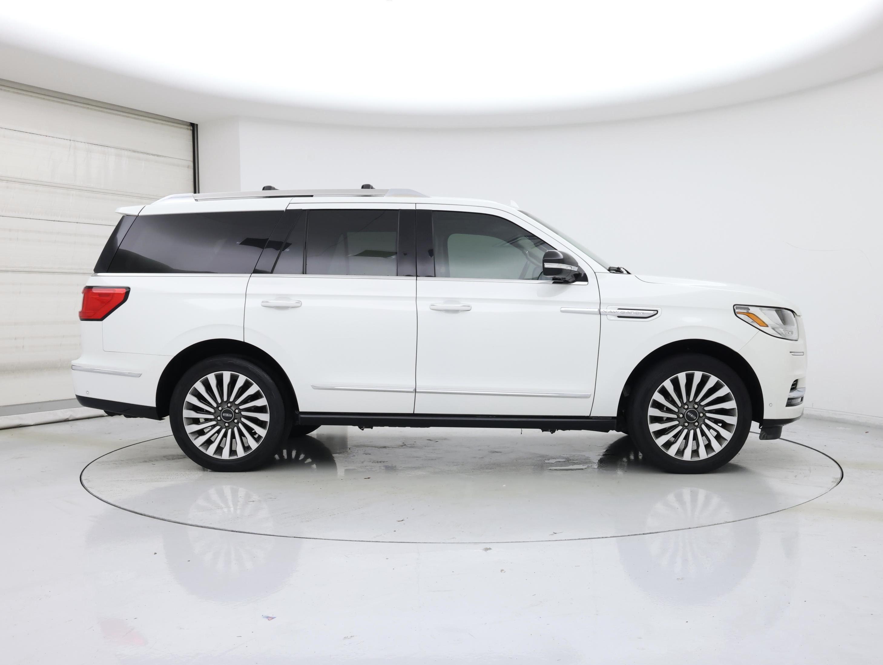 Thumbnail: 2020 Lincoln Navigator - 7