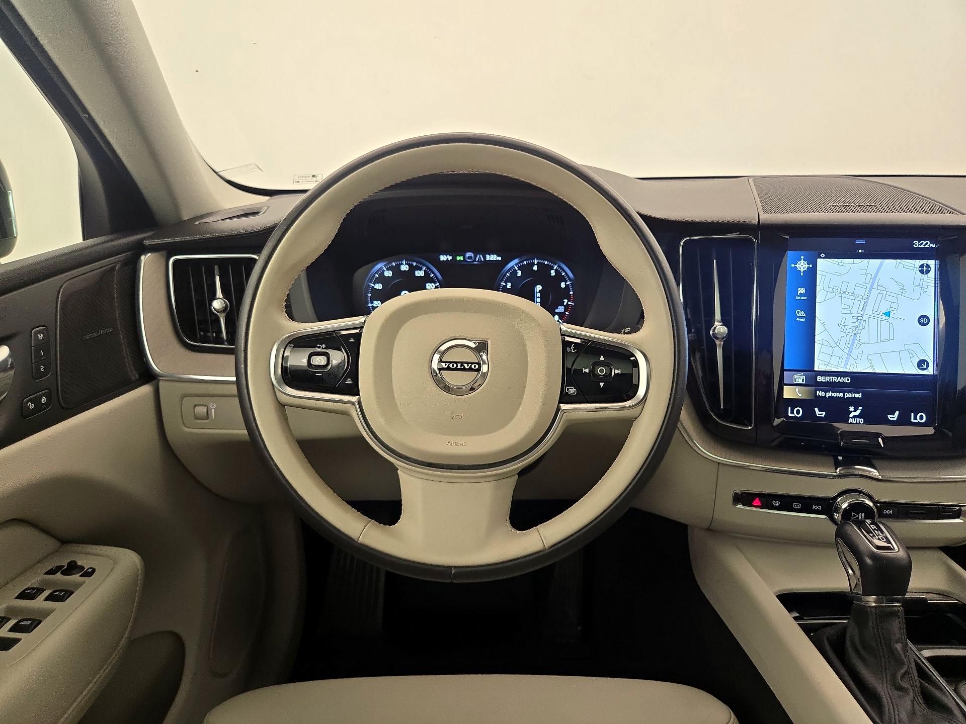 Thumbnail: 2020 Volvo XC60 - 10