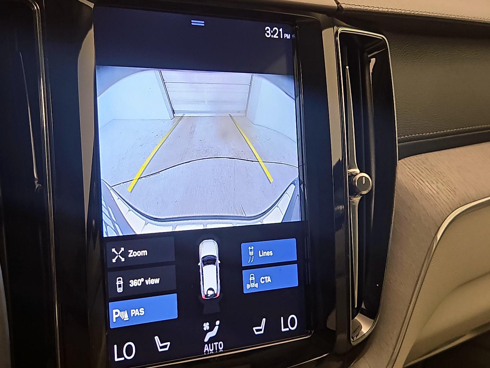 Thumbnail: 2020 Volvo XC60 - 15