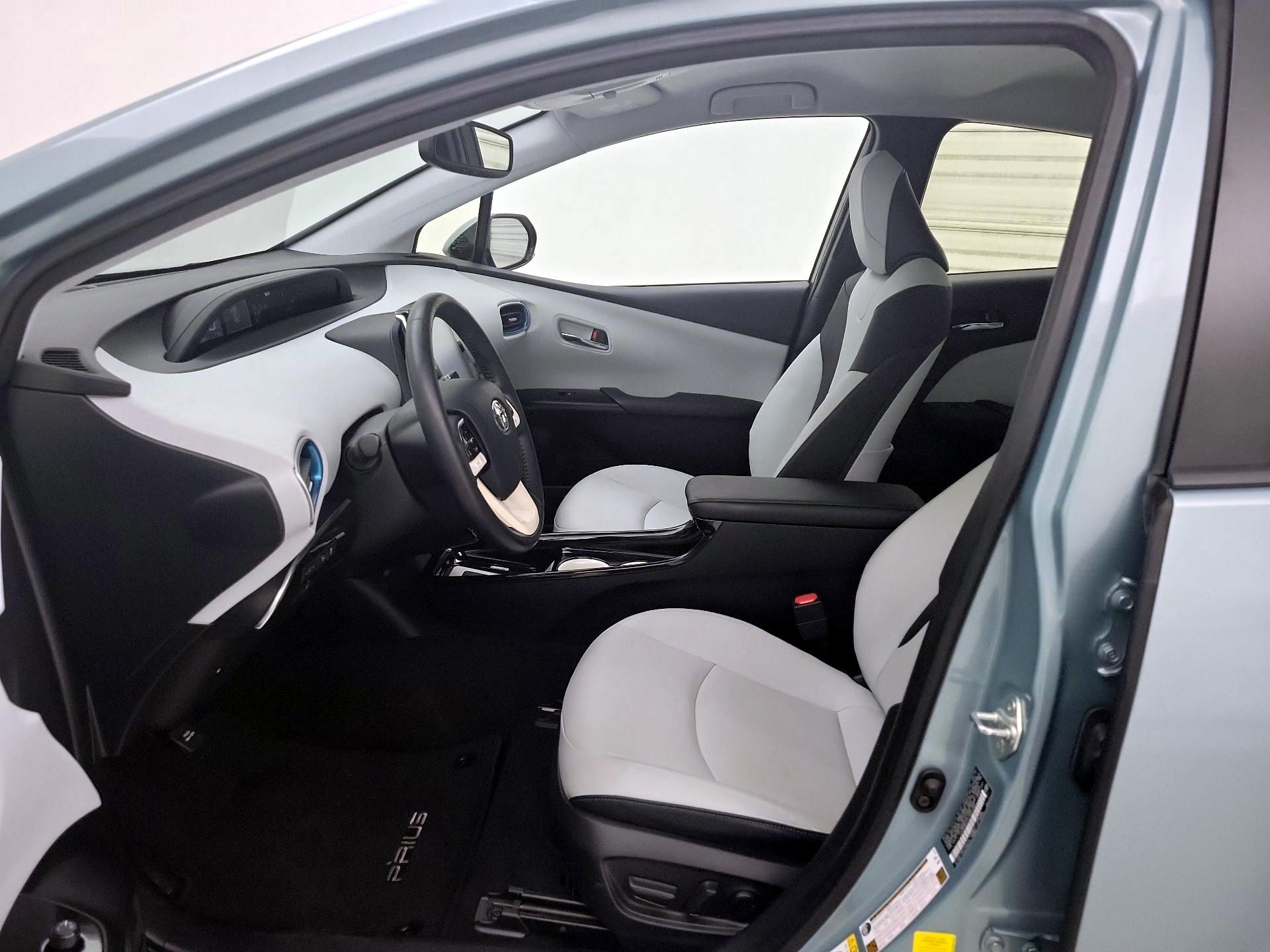 Thumbnail: 2018 Toyota Prius - 11