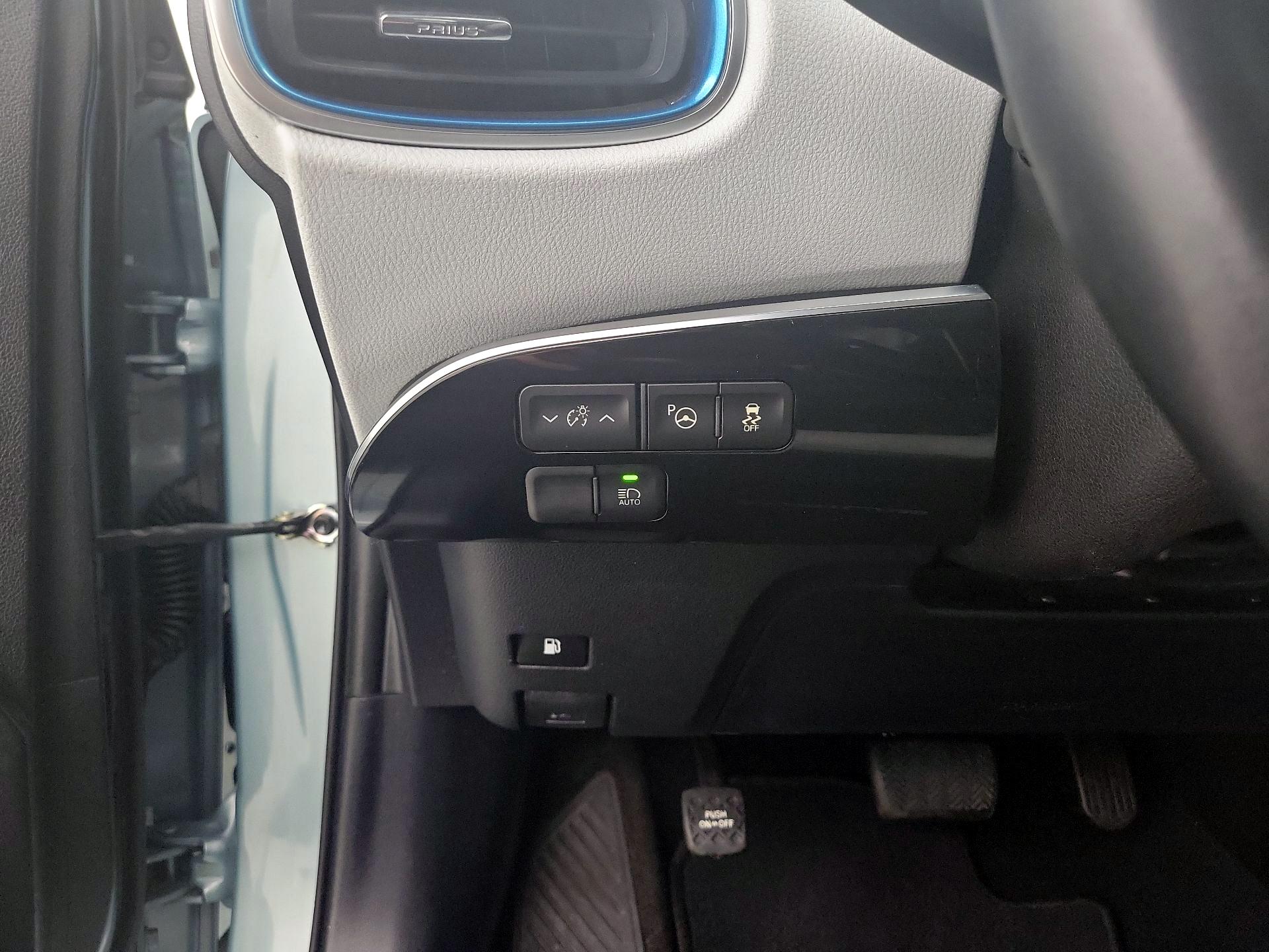 Thumbnail: 2018 Toyota Prius - 13